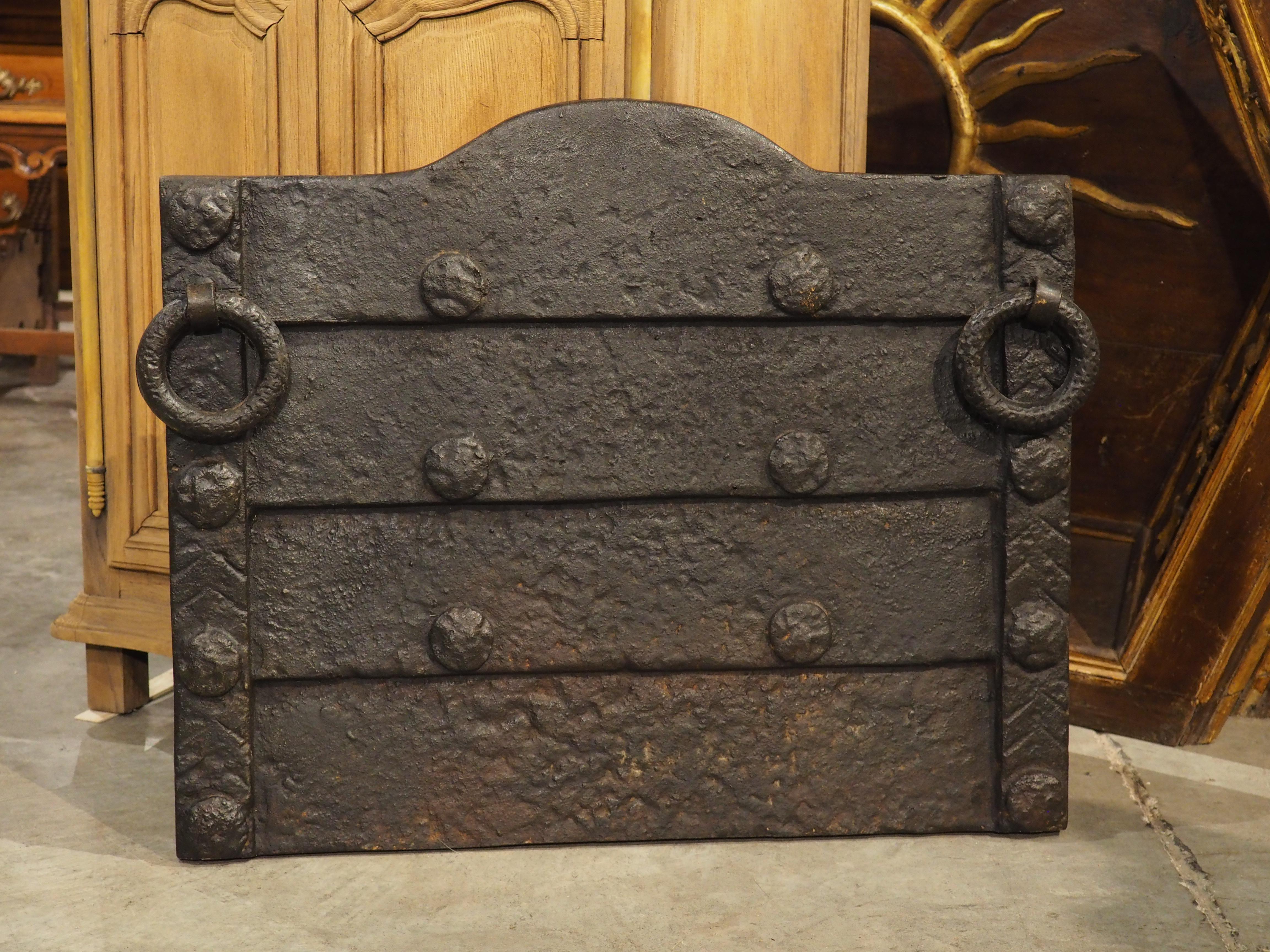 19th Century Cast Iron Medieval Style Fireback with Horizontal Lapping and Rings For Sale 3
