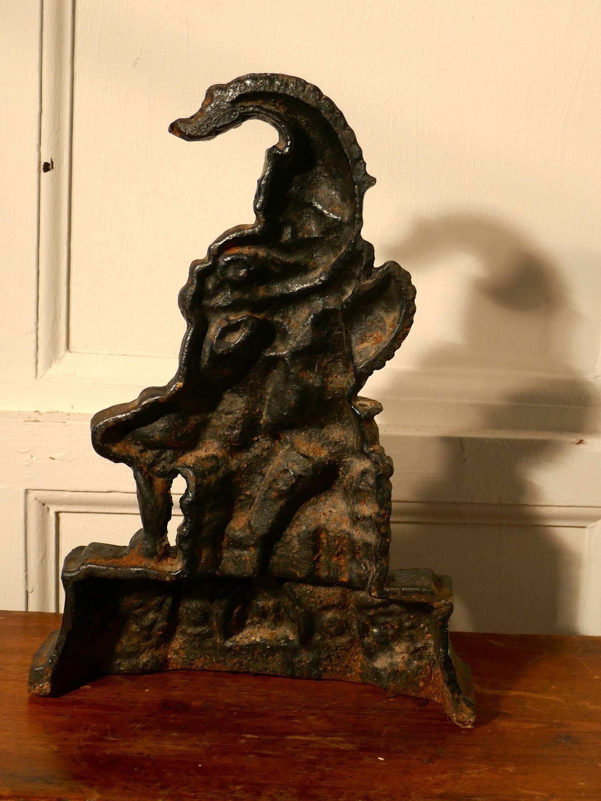 19th Century Cast Iron Mr Punch Door Stop In Good Condition For Sale In Chillerton, Isle of Wight