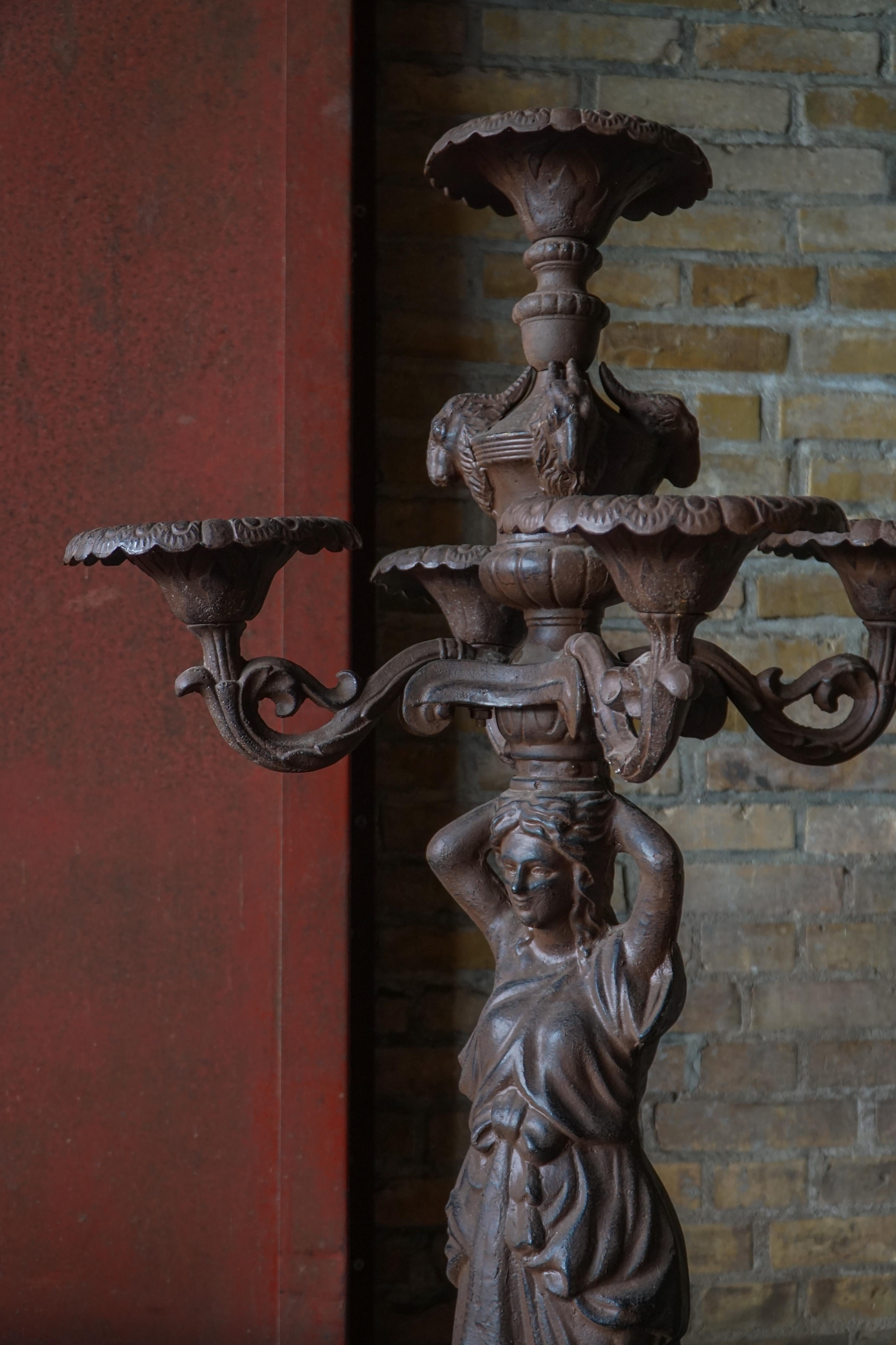 Scultura a candelabro per esterni in ghisa del XIX secolo, cinque supporti, Francia in vendita 8