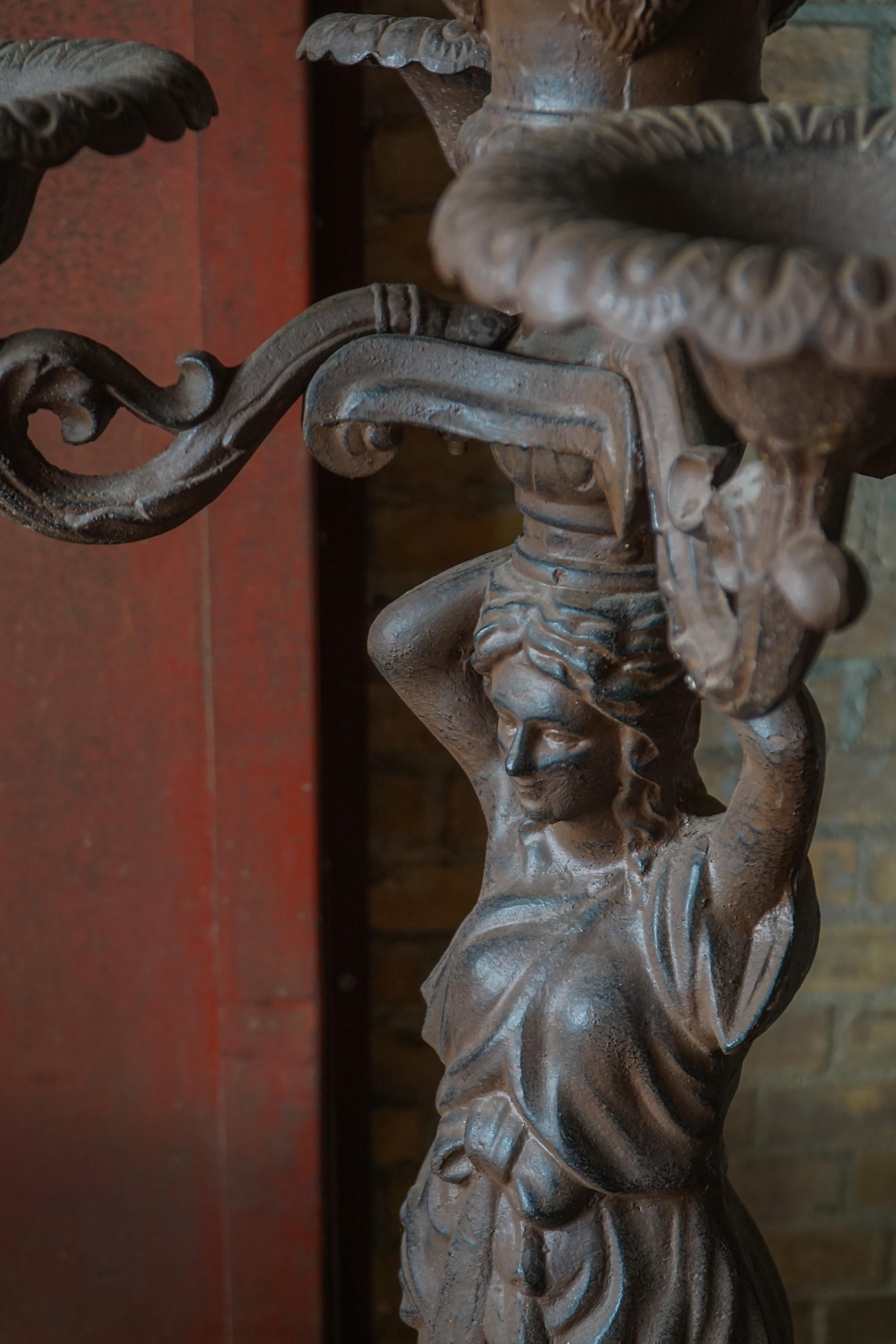 Scultura a candelabro per esterni in ghisa del XIX secolo, cinque supporti, Francia in vendita 10
