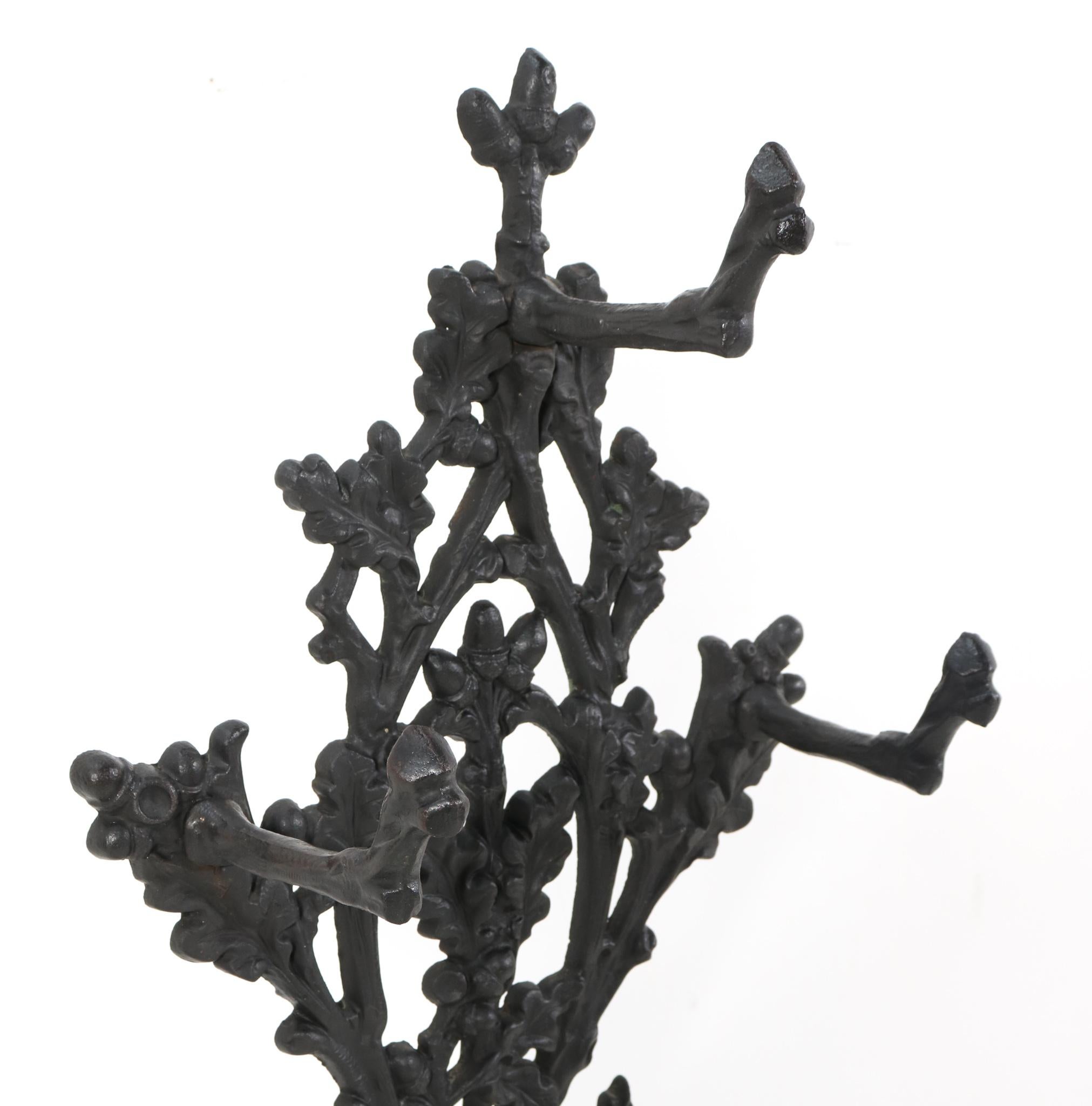 Roter Reiter mit gusseiserner Kapuze und Wolf Porte Manteau- oder Flurständer aus dem 19. Jahrhundert im Angebot 4