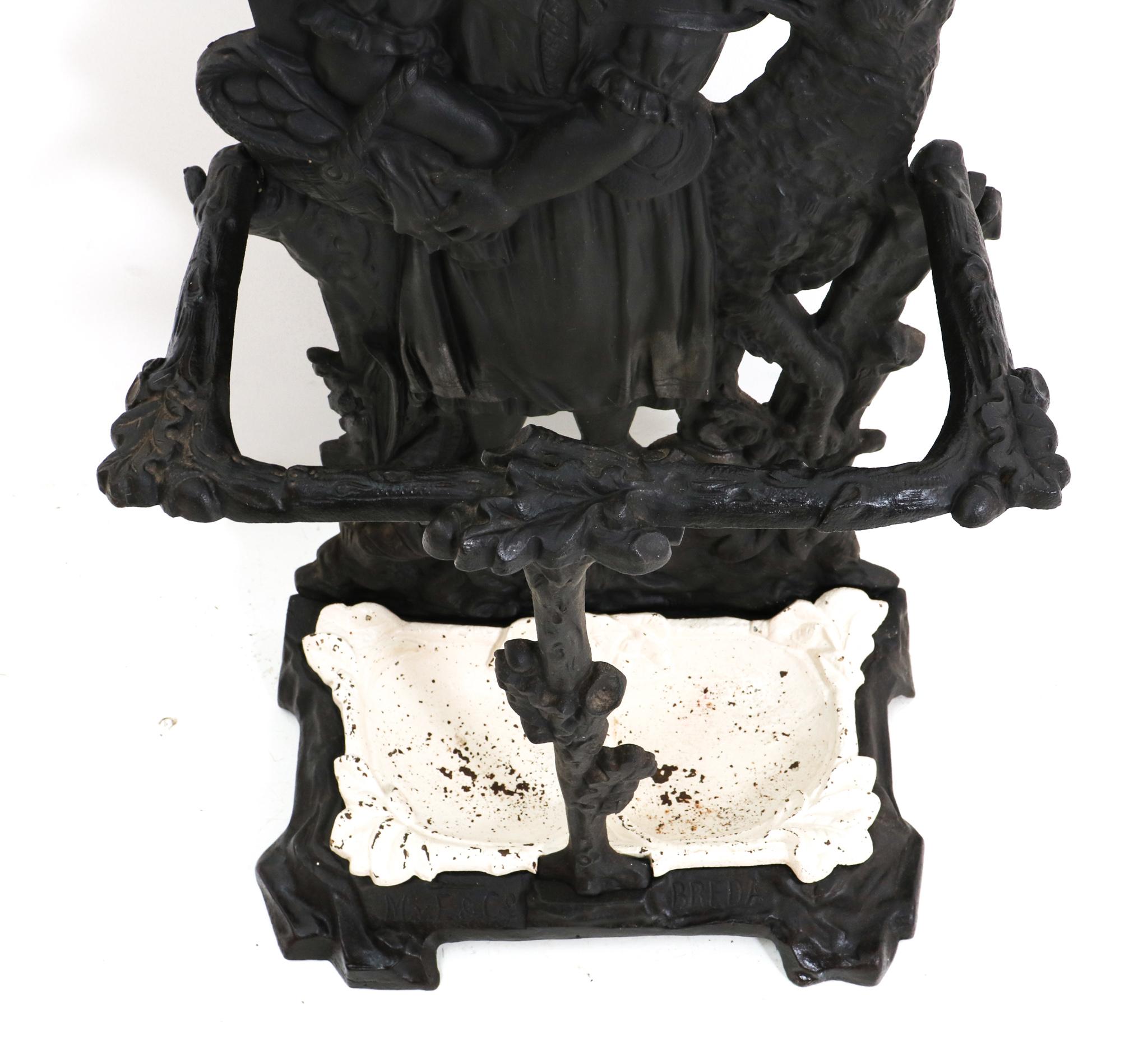 19th Century Cast Iron Red Riding Hood & the Wolf Porte Manteau or Hall Stand In Good Condition For Sale In Amsterdam, NL
