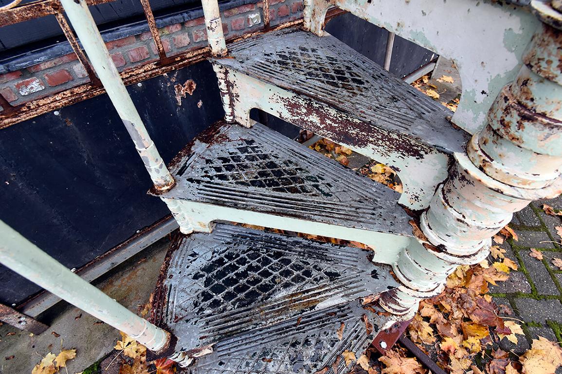 French 19th Century Cast Iron Spiral Staircase