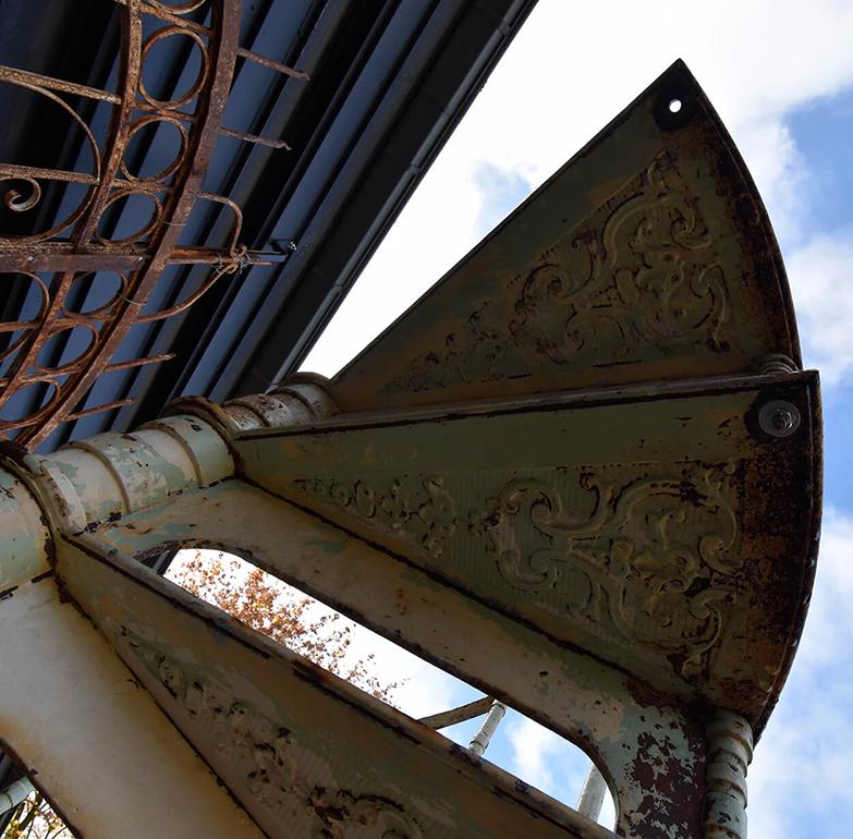 19th Century Cast Iron Spiral Staircase In Fair Condition In Udenhout, NL
