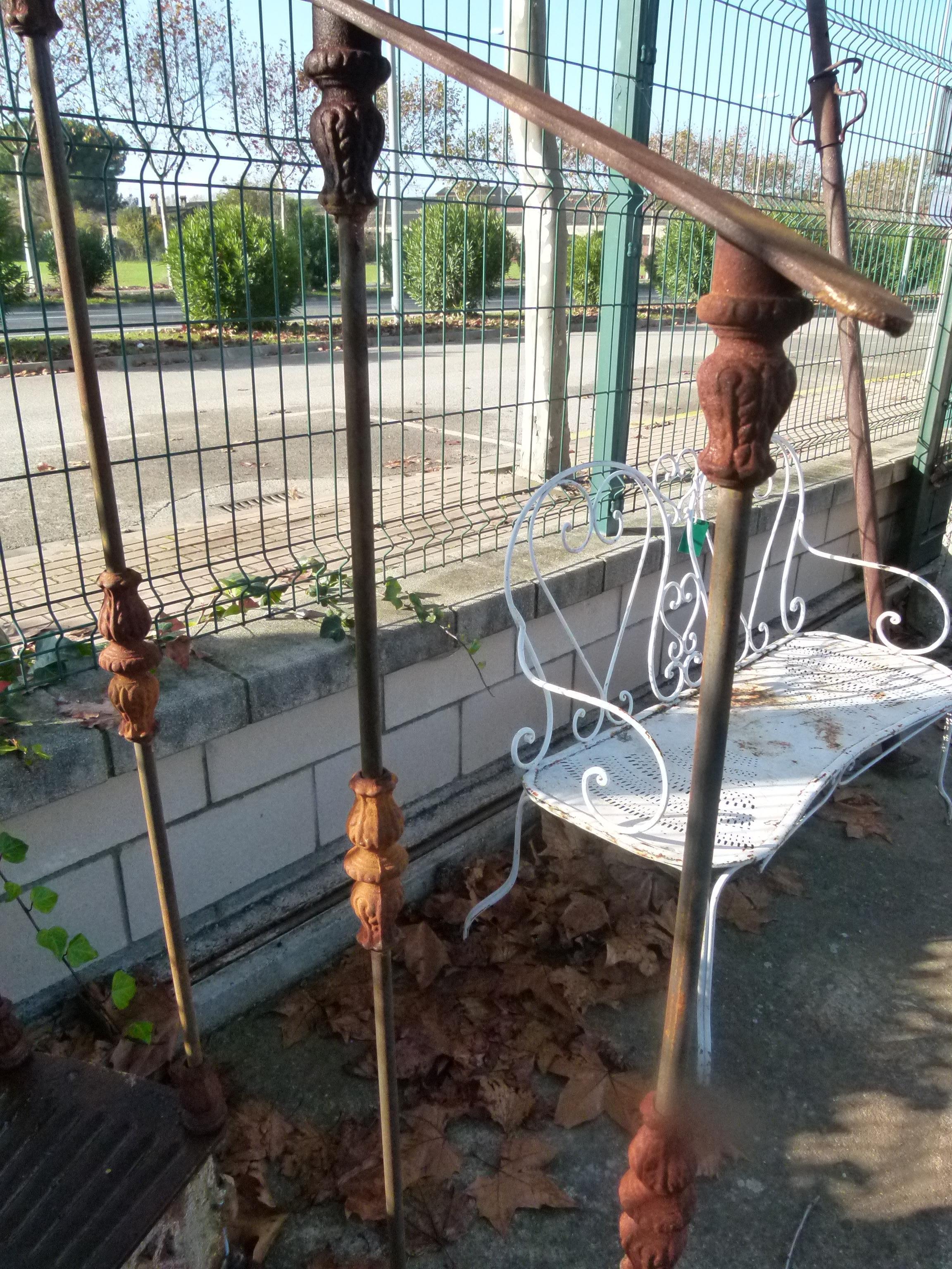 19th Century Cast Iron Spiral Staircase In Good Condition In Vulpellac, Girona