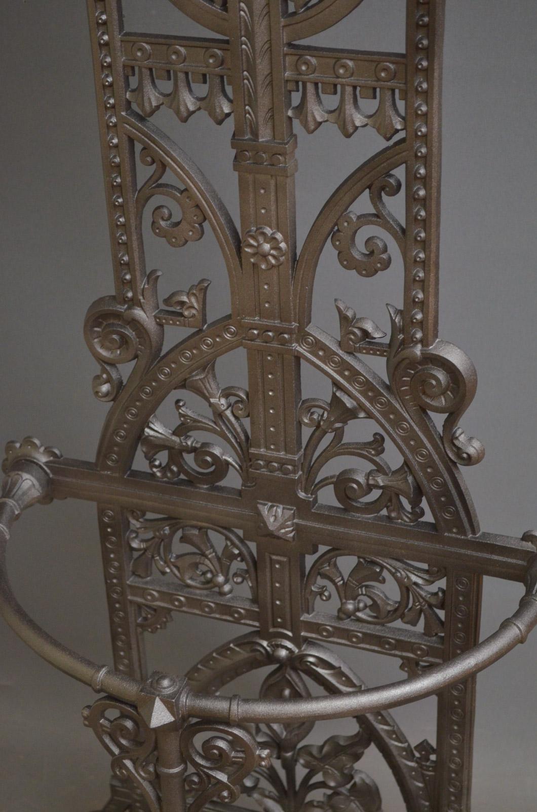 19th Century Cast Iron Stick Stand by Falkirk In Excellent Condition In Whaley Bridge, GB