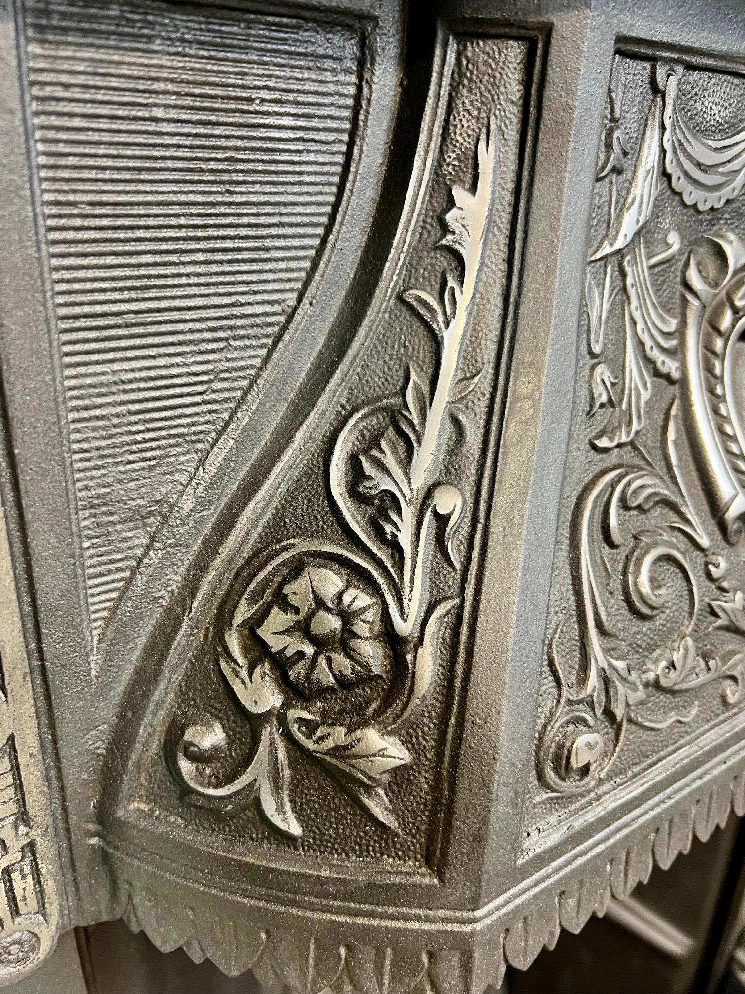 19th Century Cast-Iron Tiled Fireplace Combination In Good Condition For Sale In London, GB