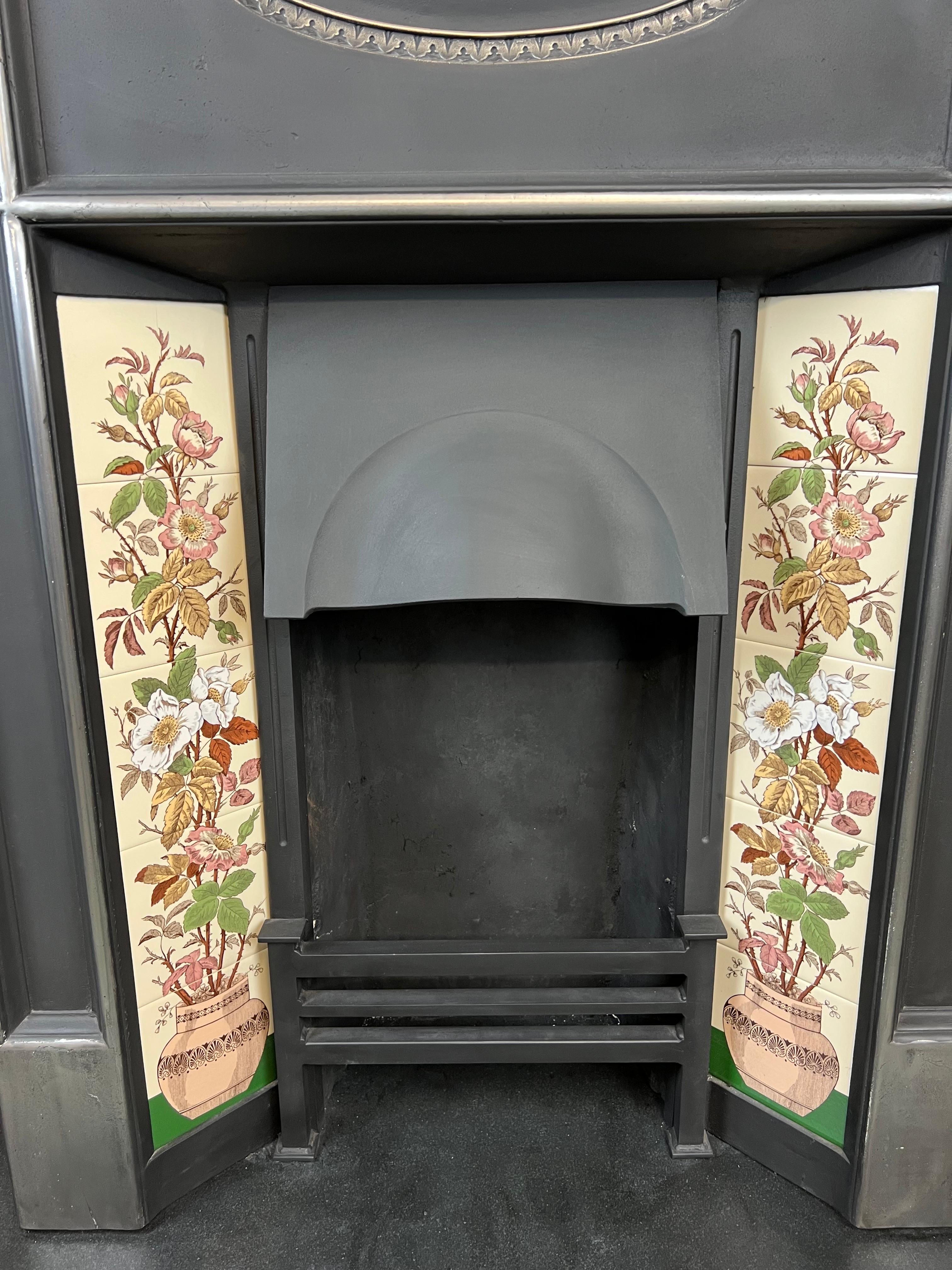 19th Century Cast Iron Tiled Fireplace In Good Condition For Sale In London, GB