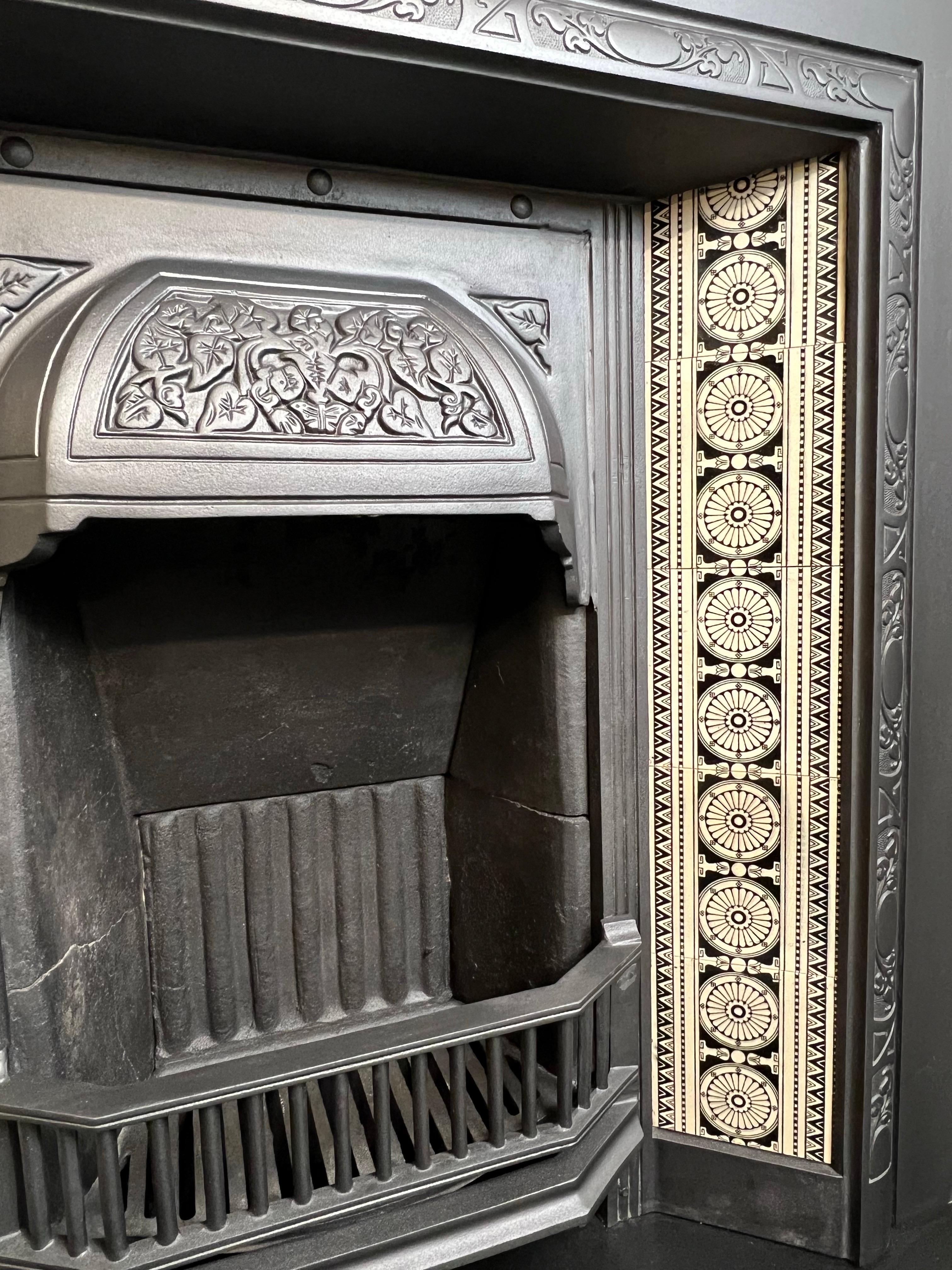 19th Century Cast Iron Tiled Fireplace Insert For Sale 3