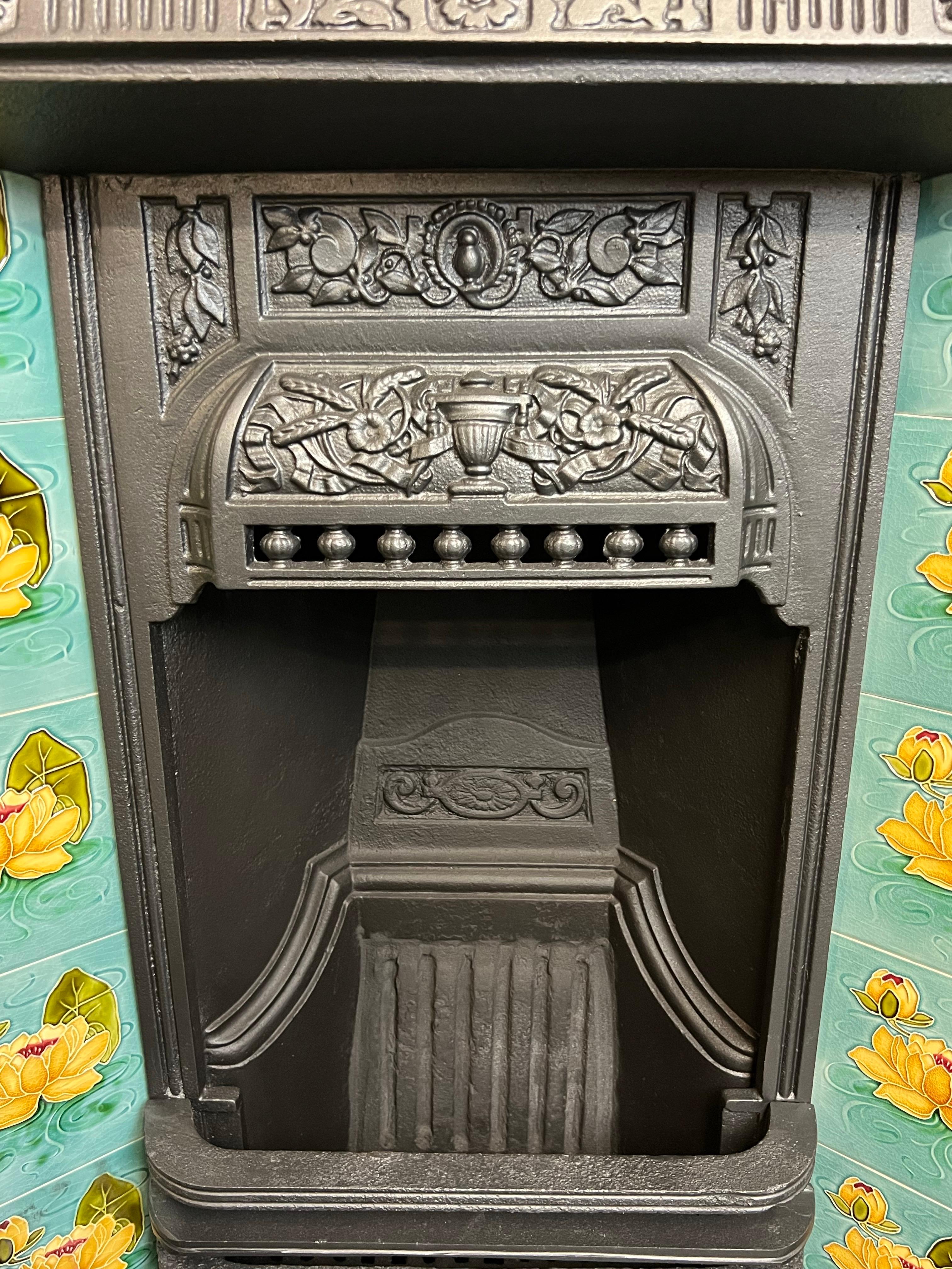 Chimenea de hierro fundido del siglo XIX Británico en venta