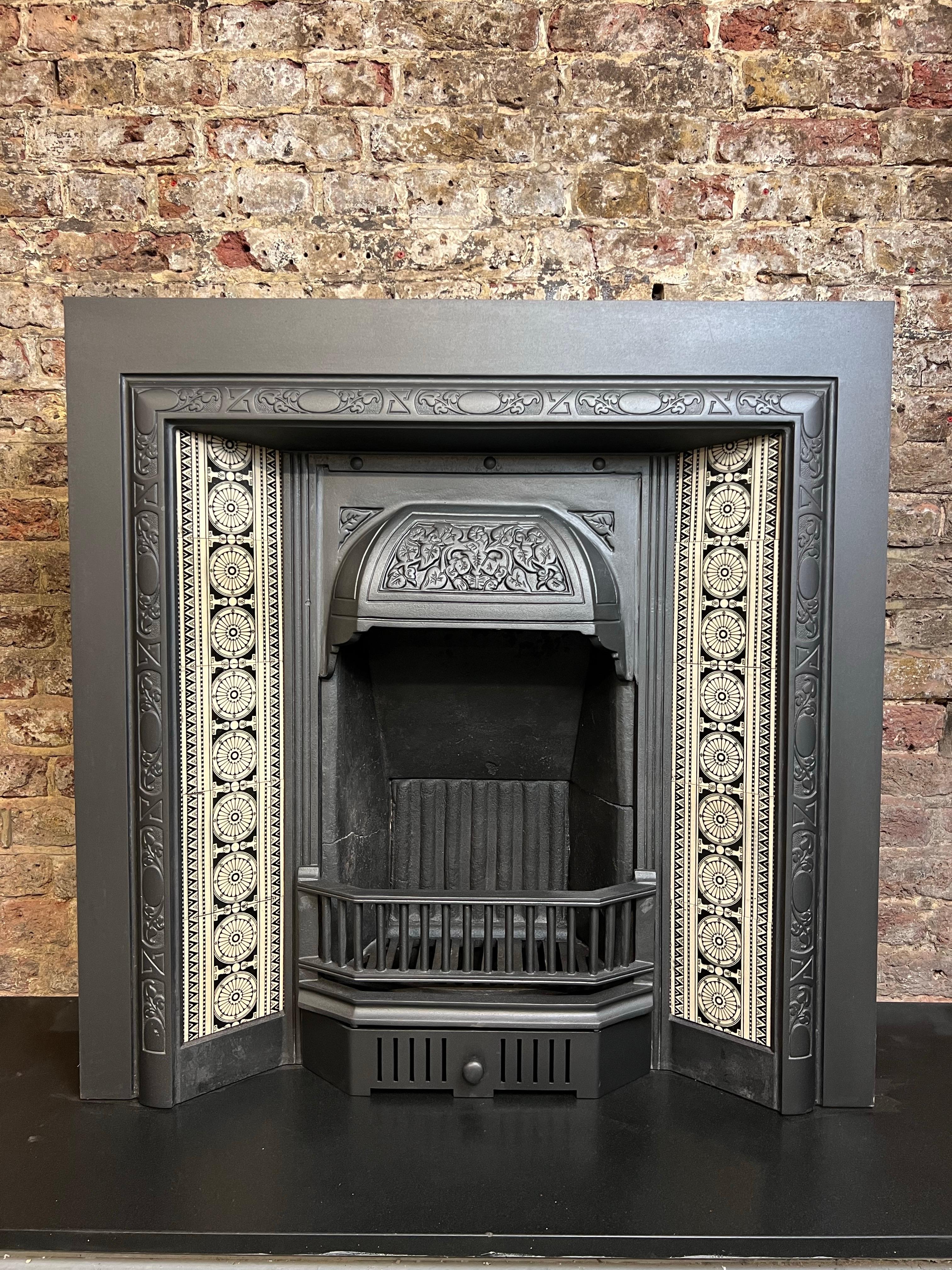 19th Century Cast Iron Tiled Fireplace Insert For Sale 1