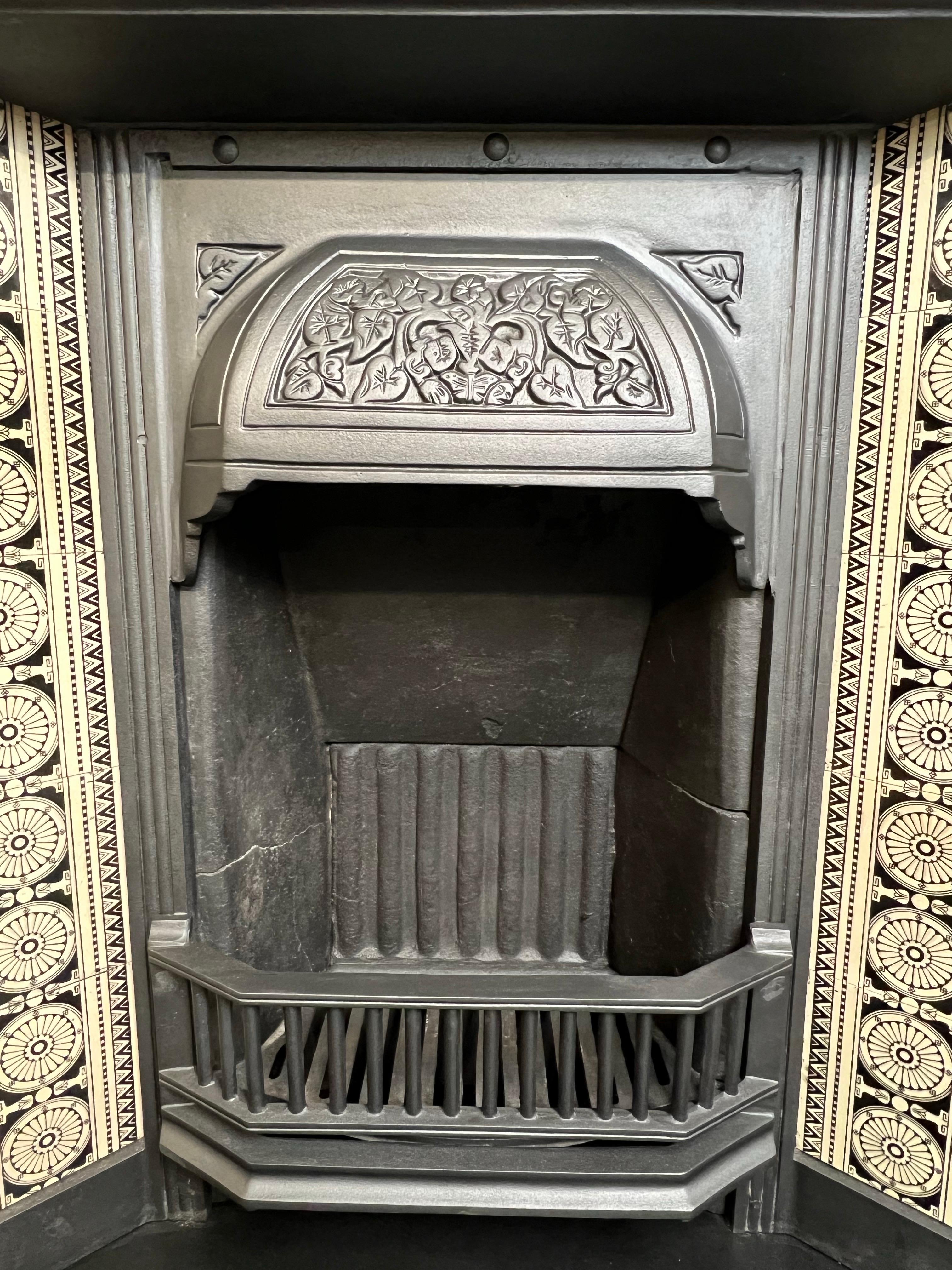 19th Century Cast Iron Tiled Fireplace Insert For Sale 2