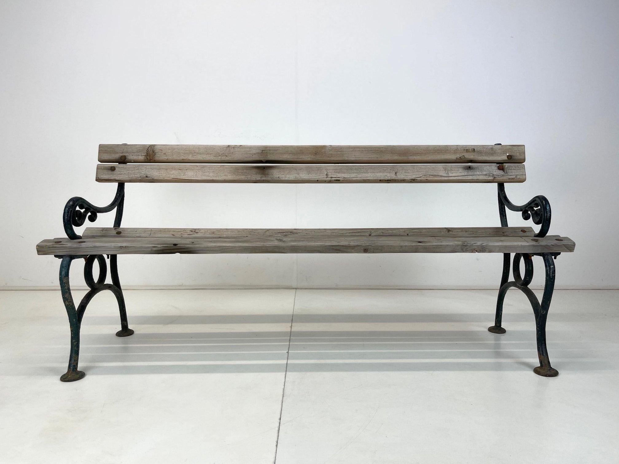 Banco de hierro fundido y madera del siglo XIX Checo en venta