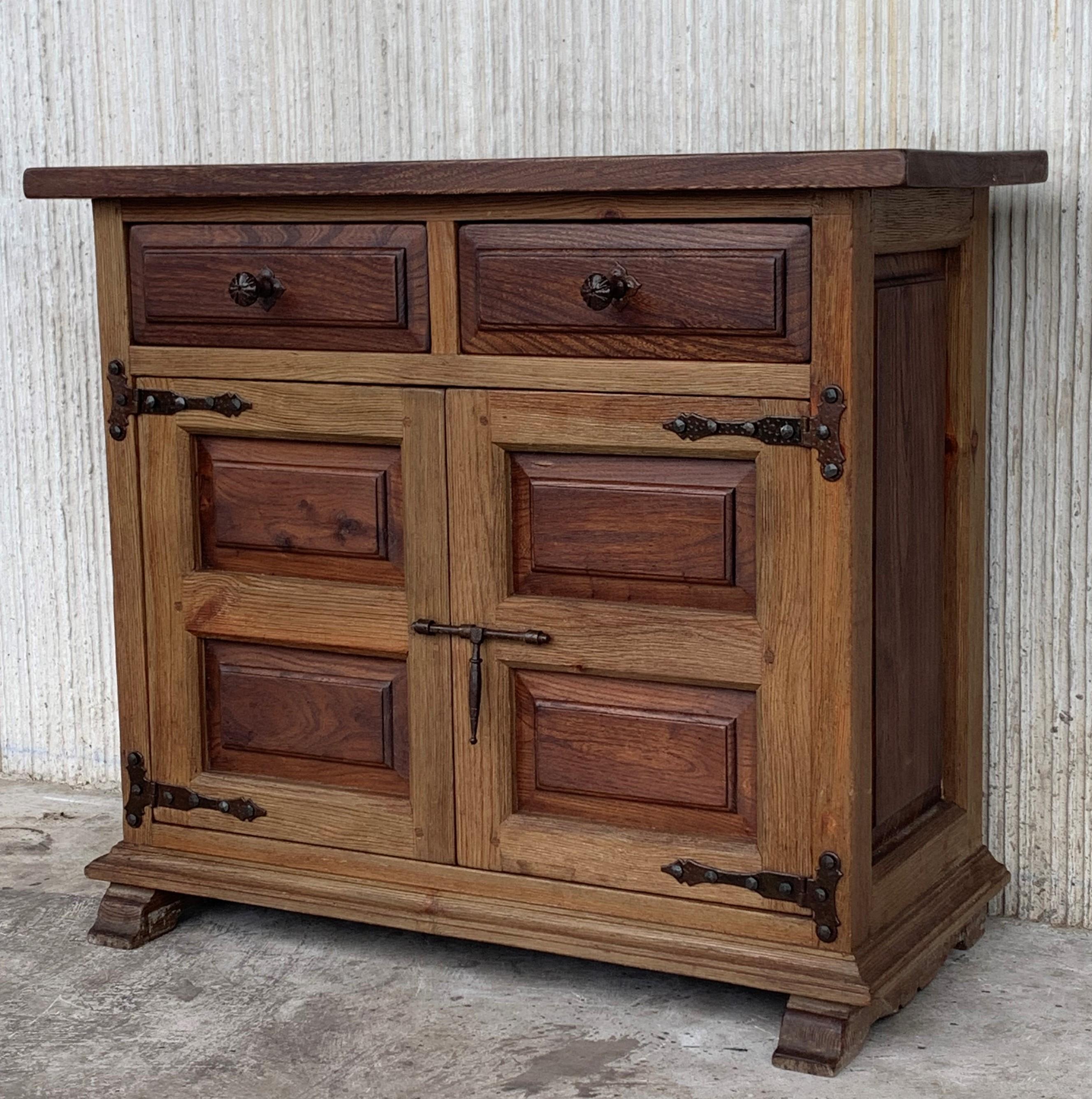 Spanish Colonial 19th Century Catalan Carved Oak Tuscan Two Drawers Credenza or Buffet For Sale