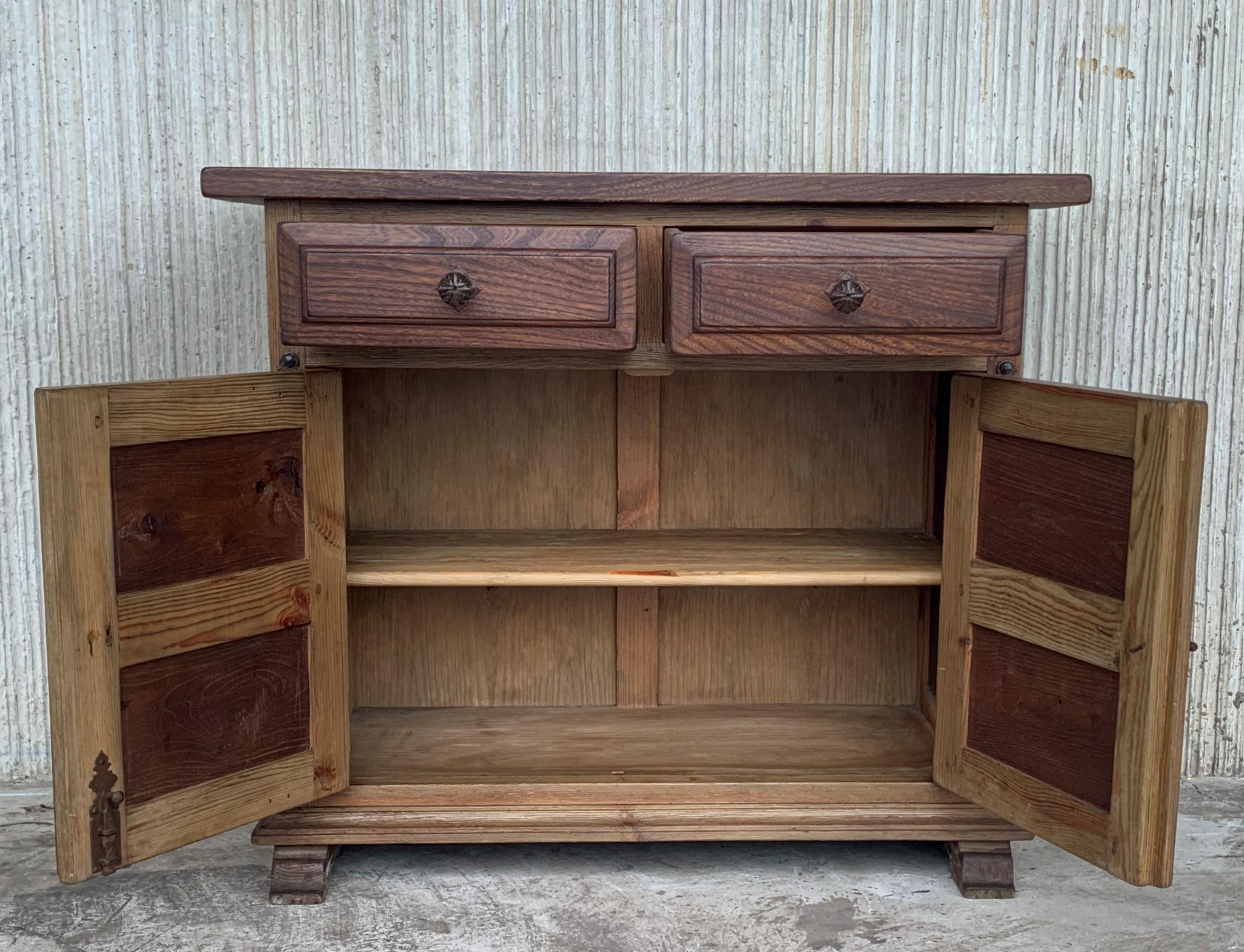 19th Century Catalan Carved Oak Tuscan Two Drawers Credenza or Buffet For Sale 1