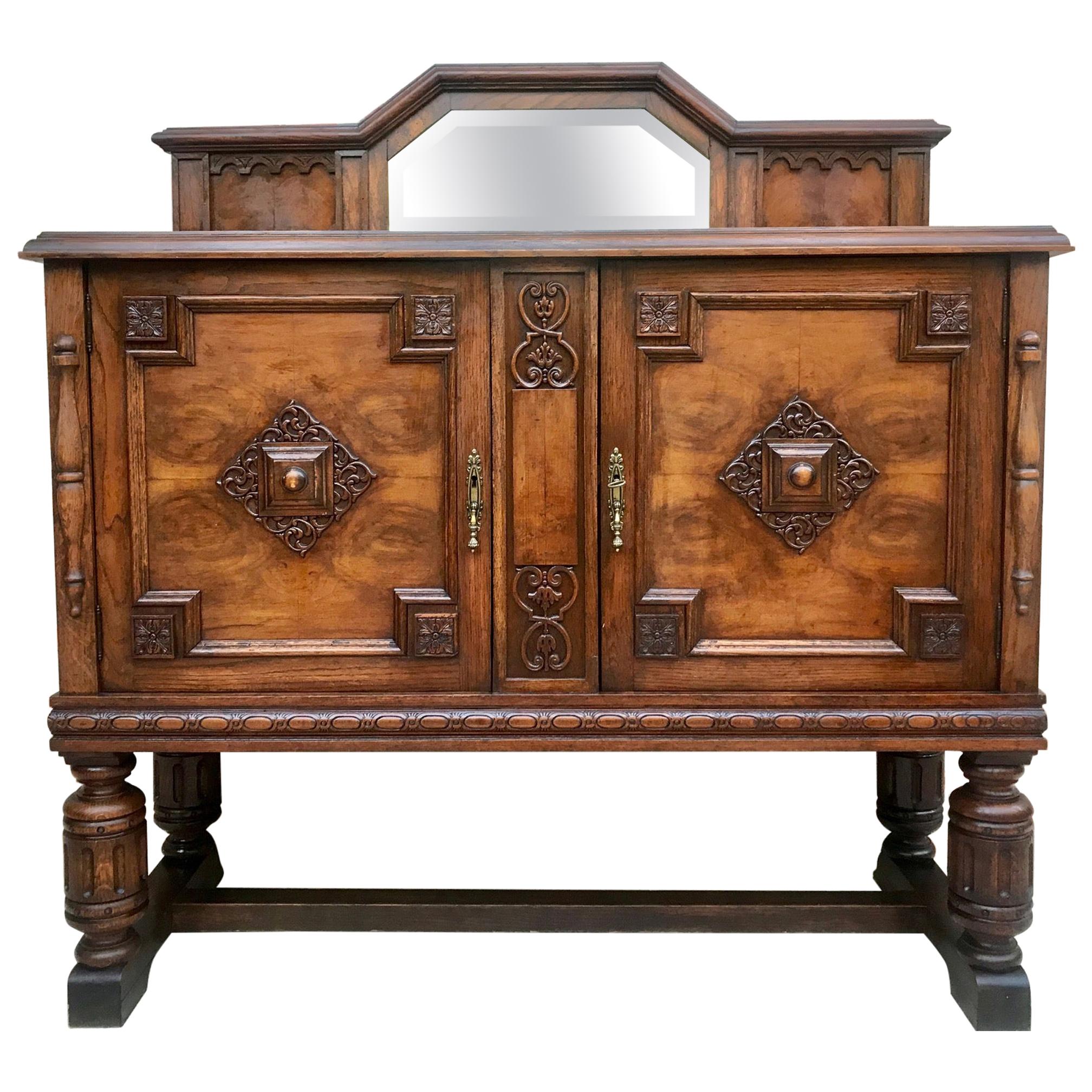 19th Century Catalan Spanish Buffet with Two Doors and Mirror Crest For Sale