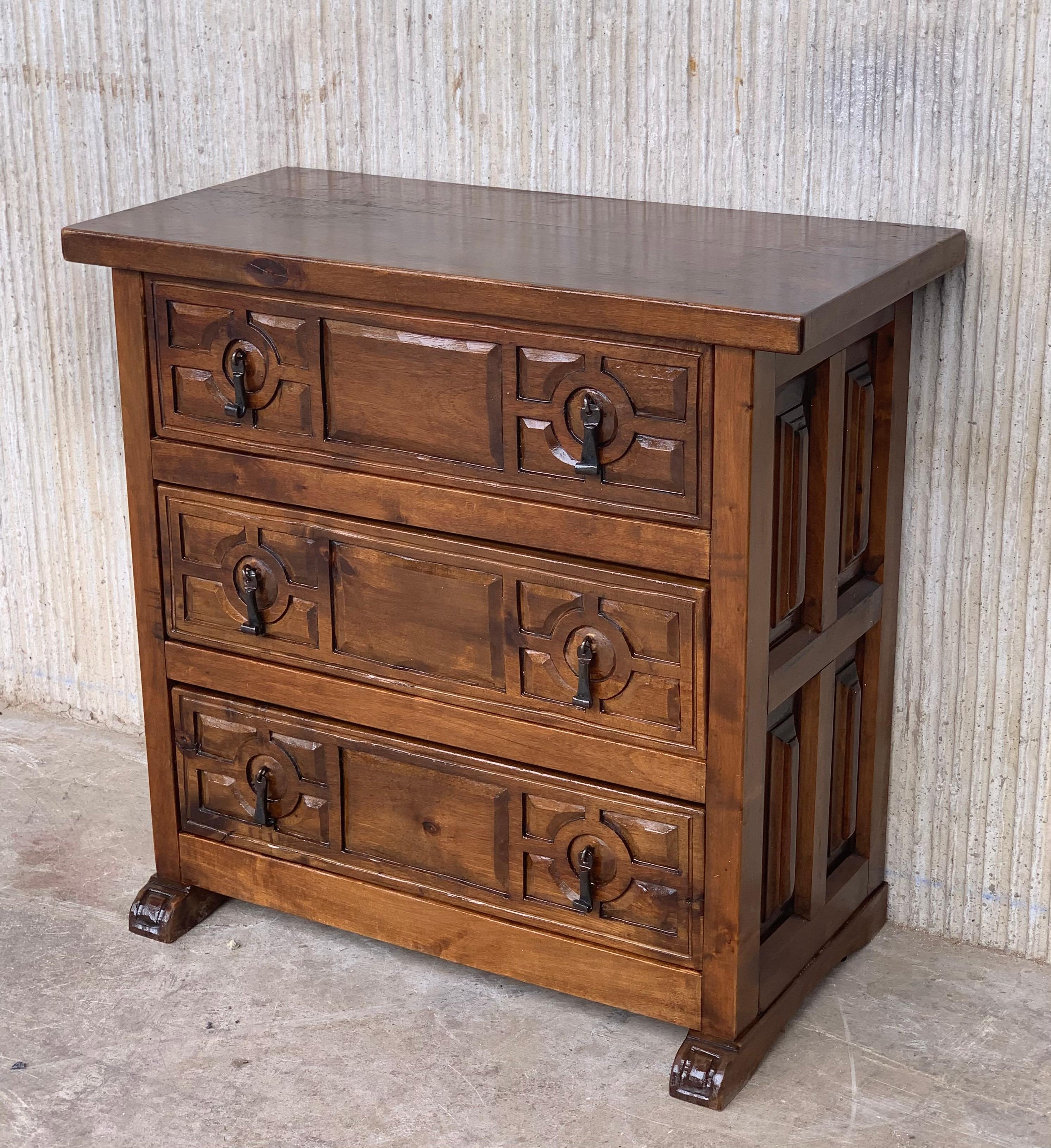 Hand-Carved 19th Century Catalan Spanish Carved Walnut Console or Night Table, Three Drawers For Sale