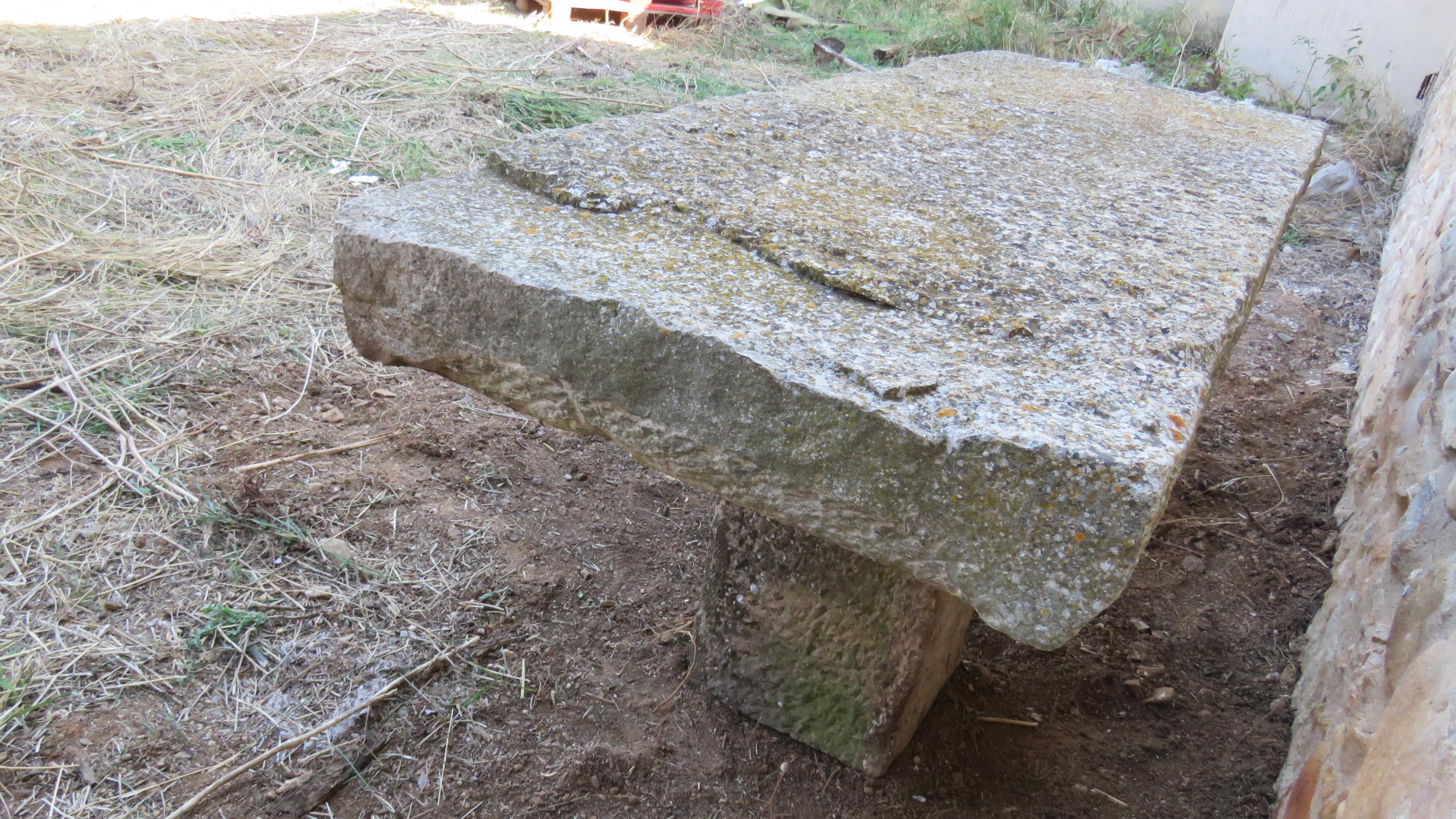 19th Century Catalonian Stone Table In Good Condition For Sale In Alella, ES