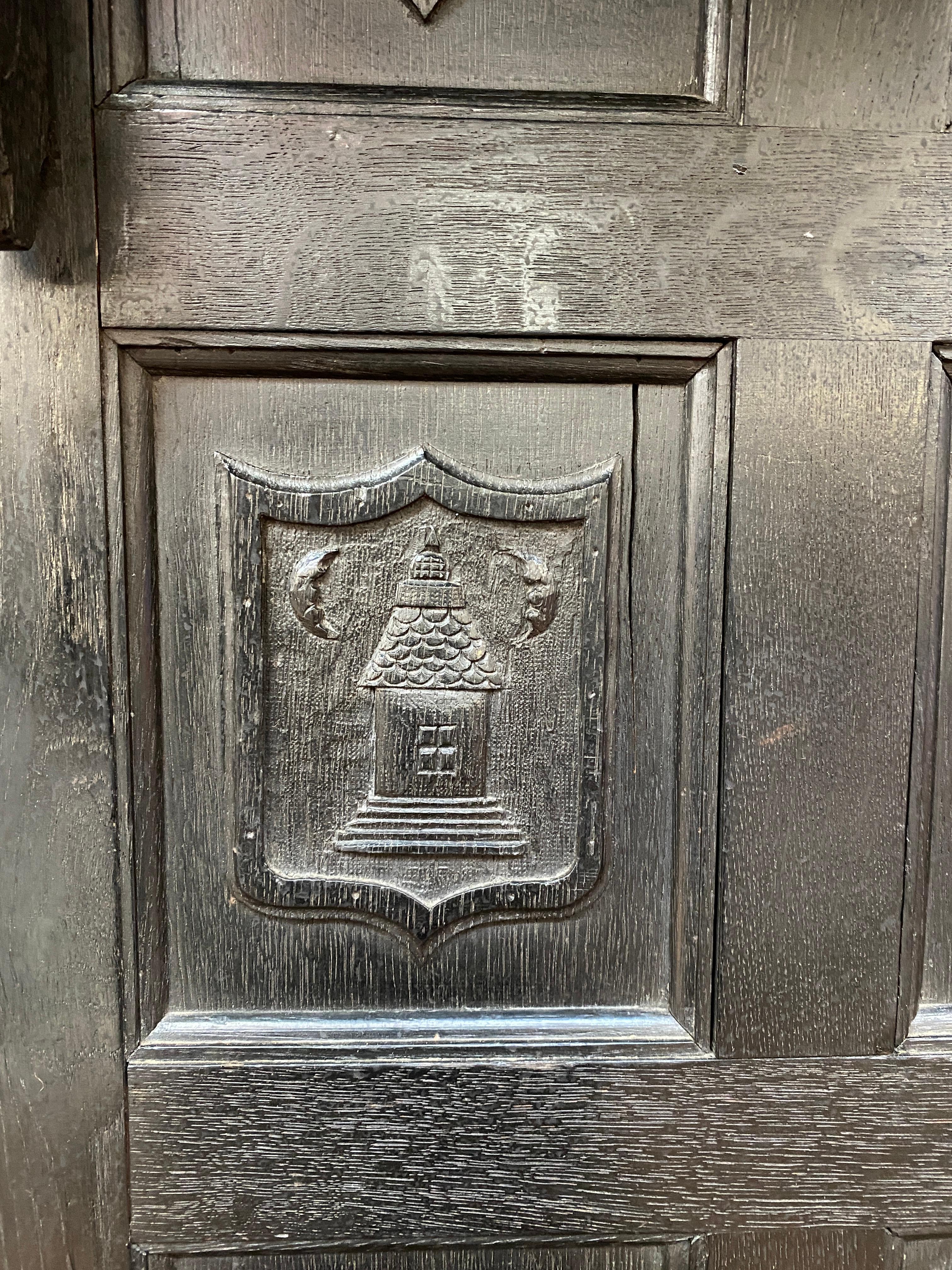 Siège de cathédrale en chêne du XIXe siècle en vente 7