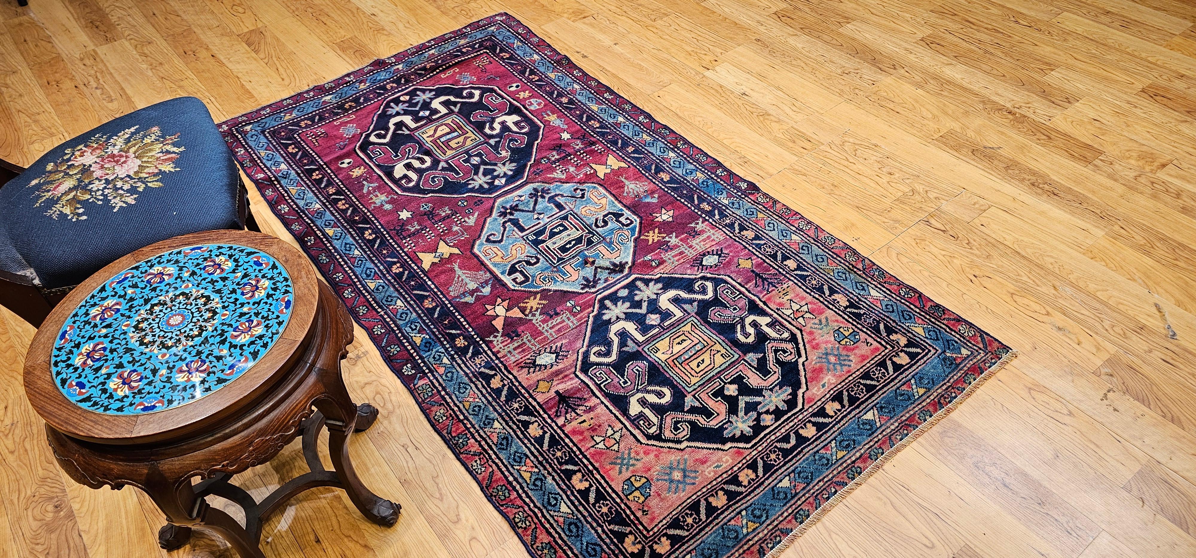 19th Century Caucasian Cloudband Kazak Area Rug in Cranberry Red, Blue For Sale 10