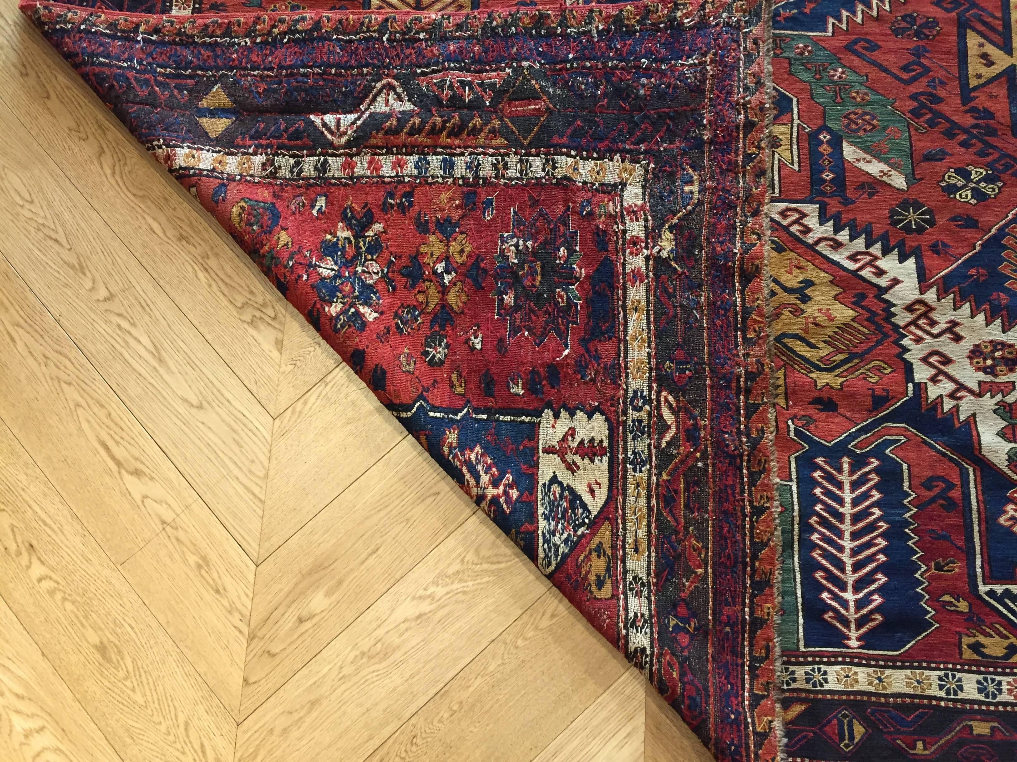 19th Century Caucasian Dragon Sumak Rug Hand-Knotted in Wool Red Green Yellow For Sale 3