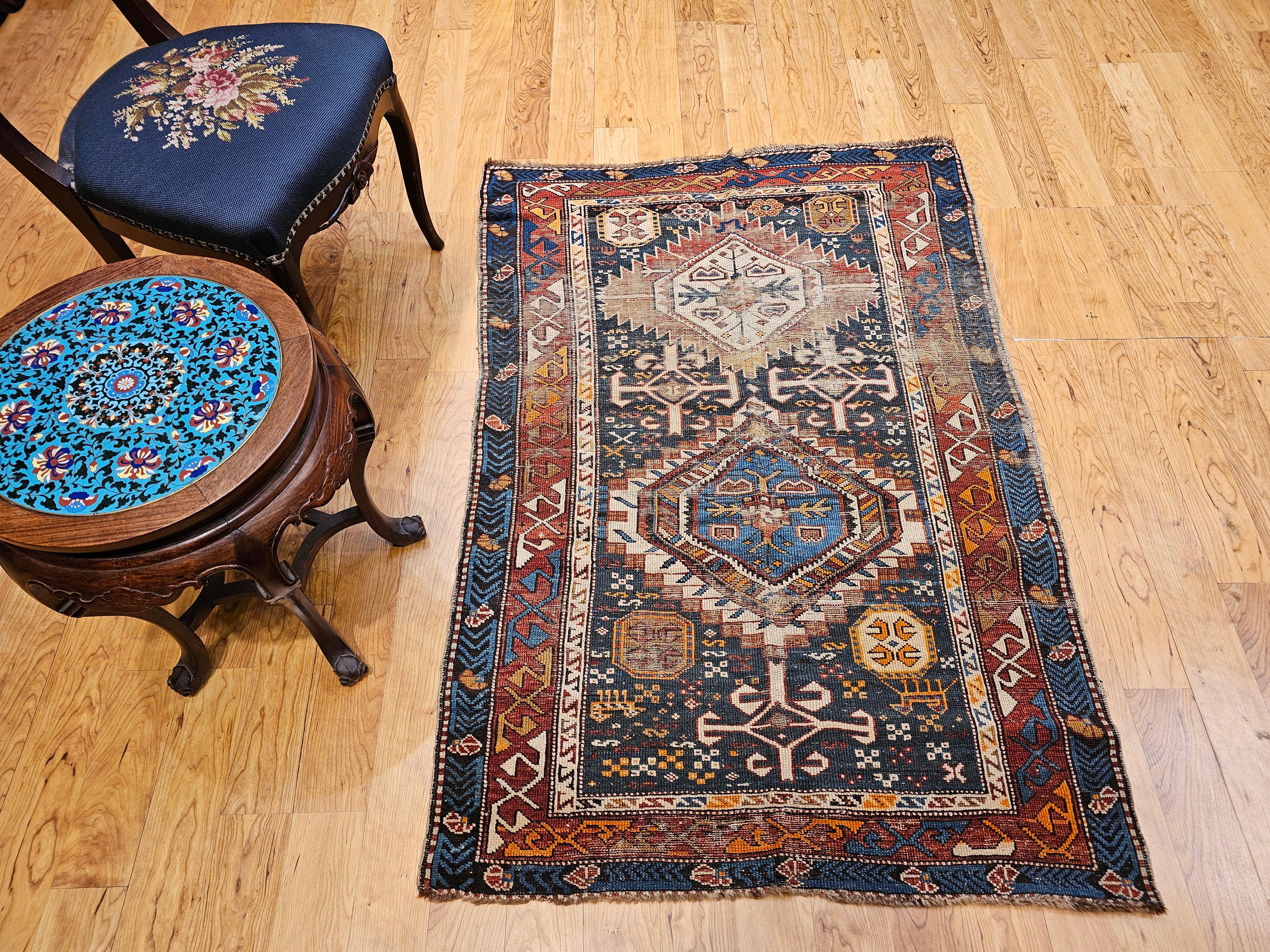 Tapis du Kazak caucasien du 19ème siècle en vente 10