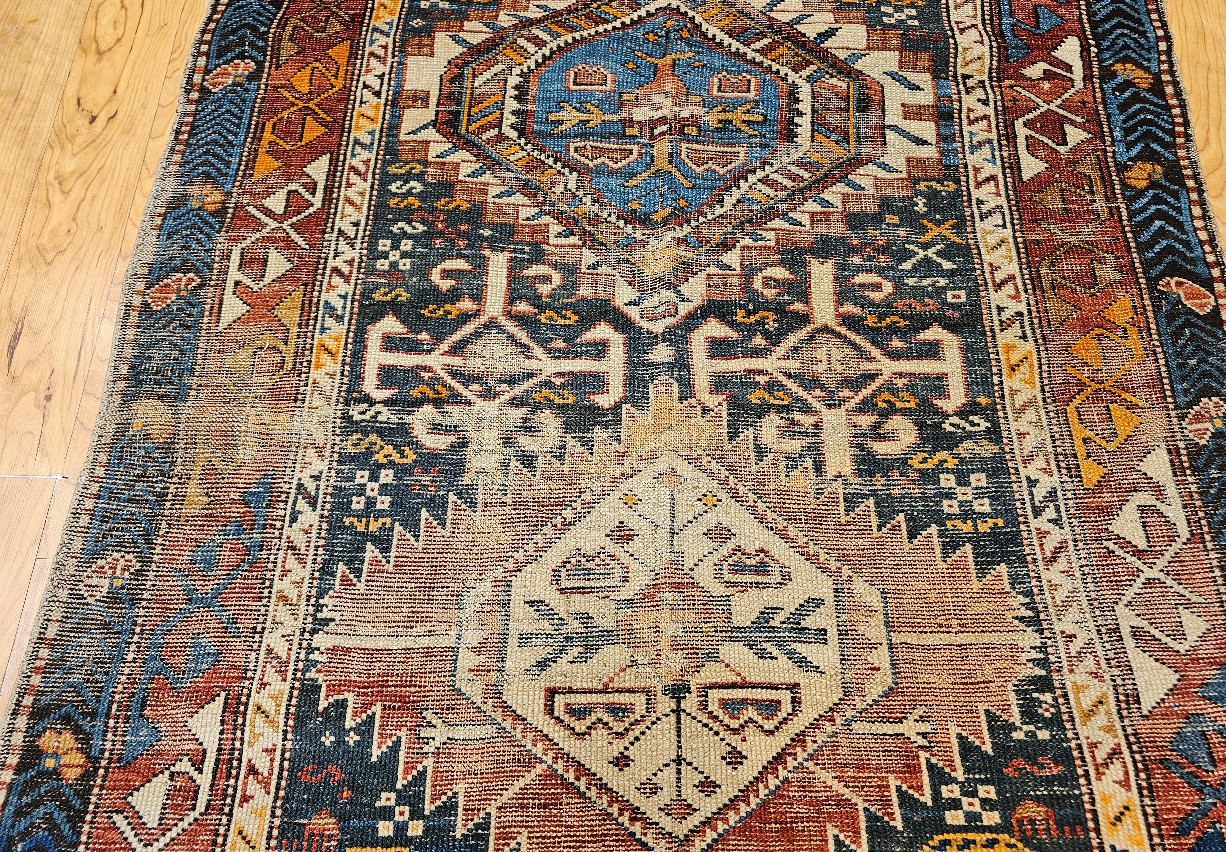 Teinture végétale Tapis du Kazak caucasien du 19ème siècle en vente