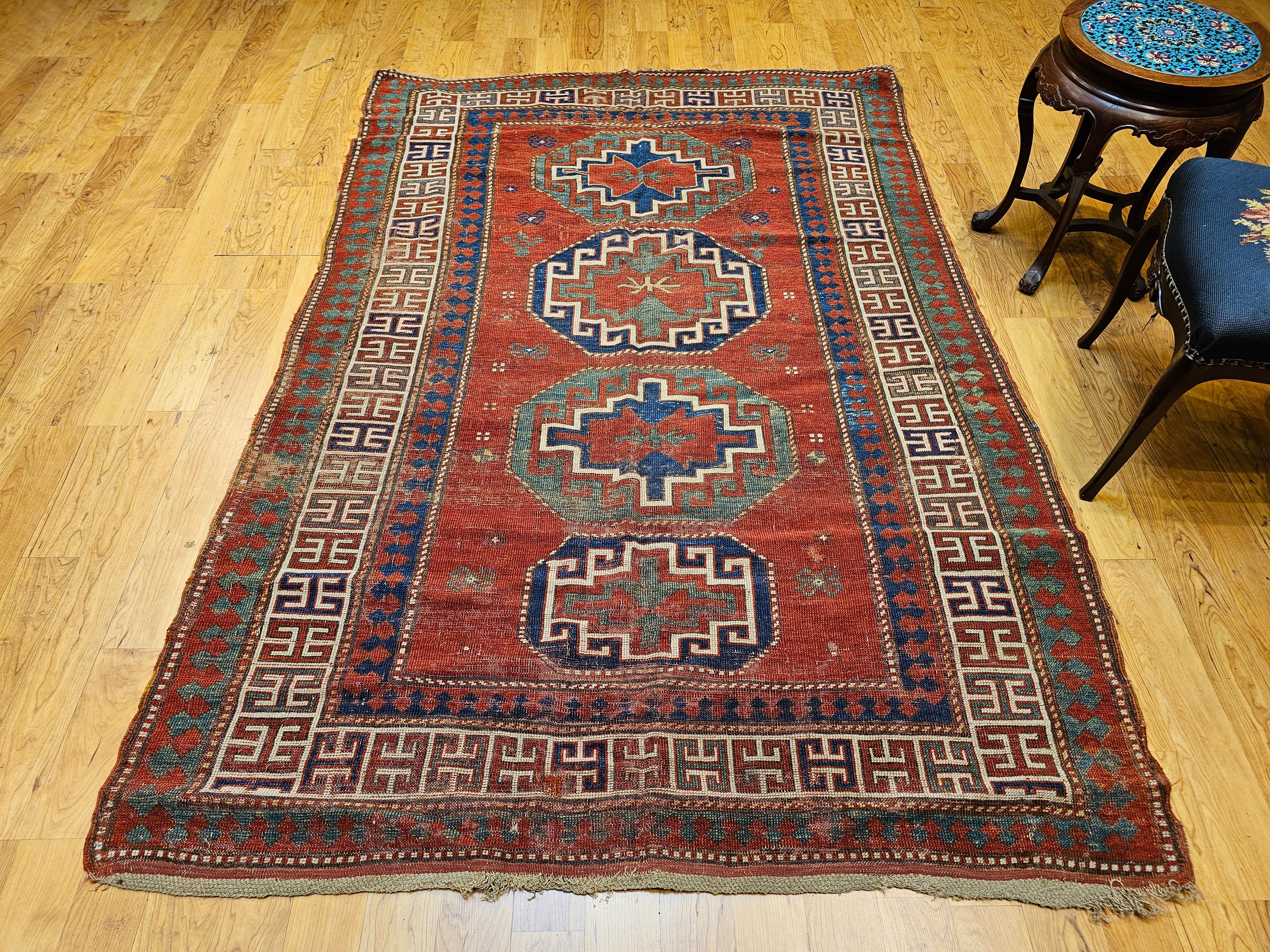 19th Century Caucasian Kazak Area Rug in Red, Green, Blue, Yellow, Ivory im Angebot 4