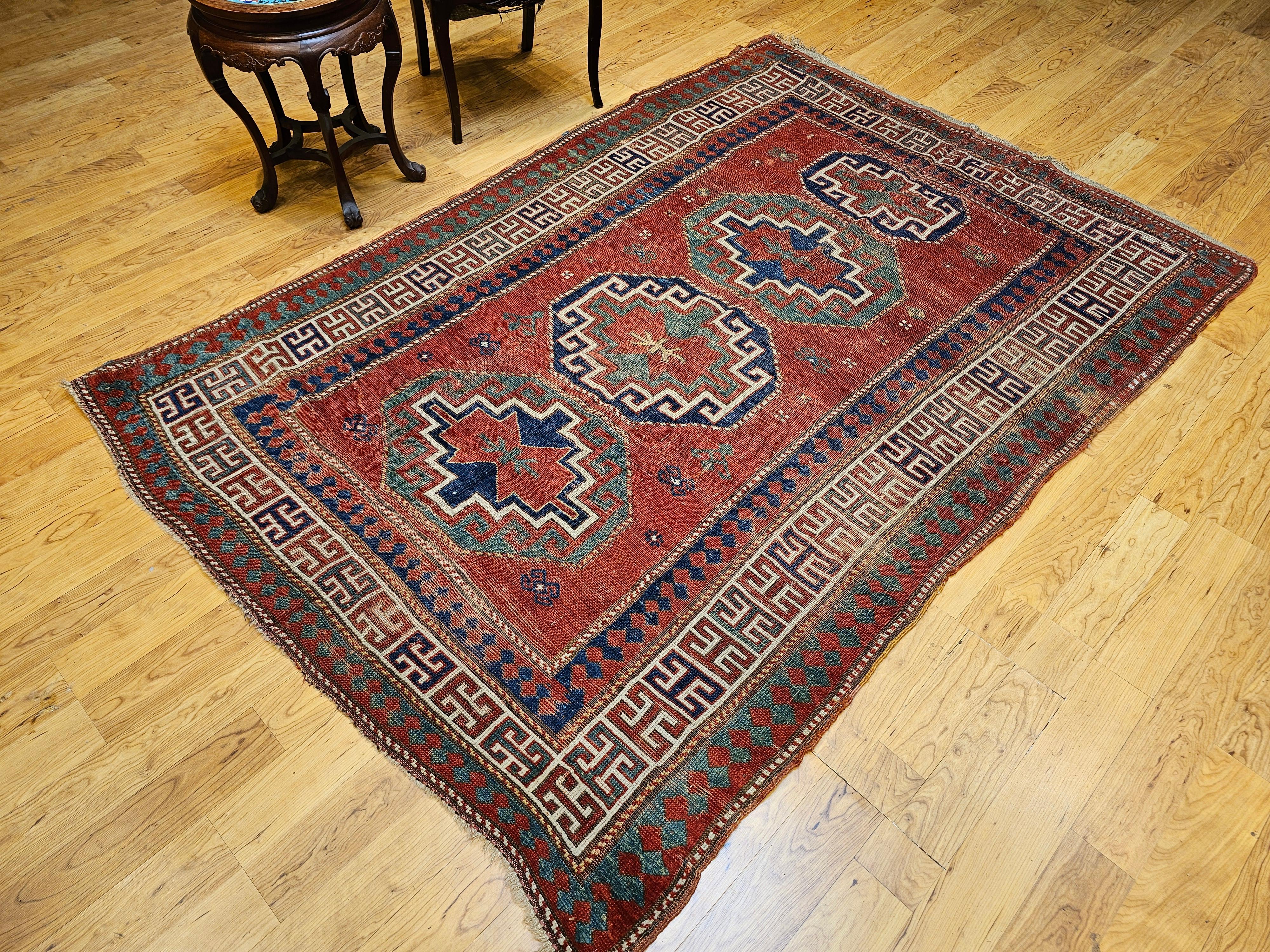 19th Century Caucasian Kazak Area Rug in Red, Green, Blue, Yellow, Ivory im Angebot 9