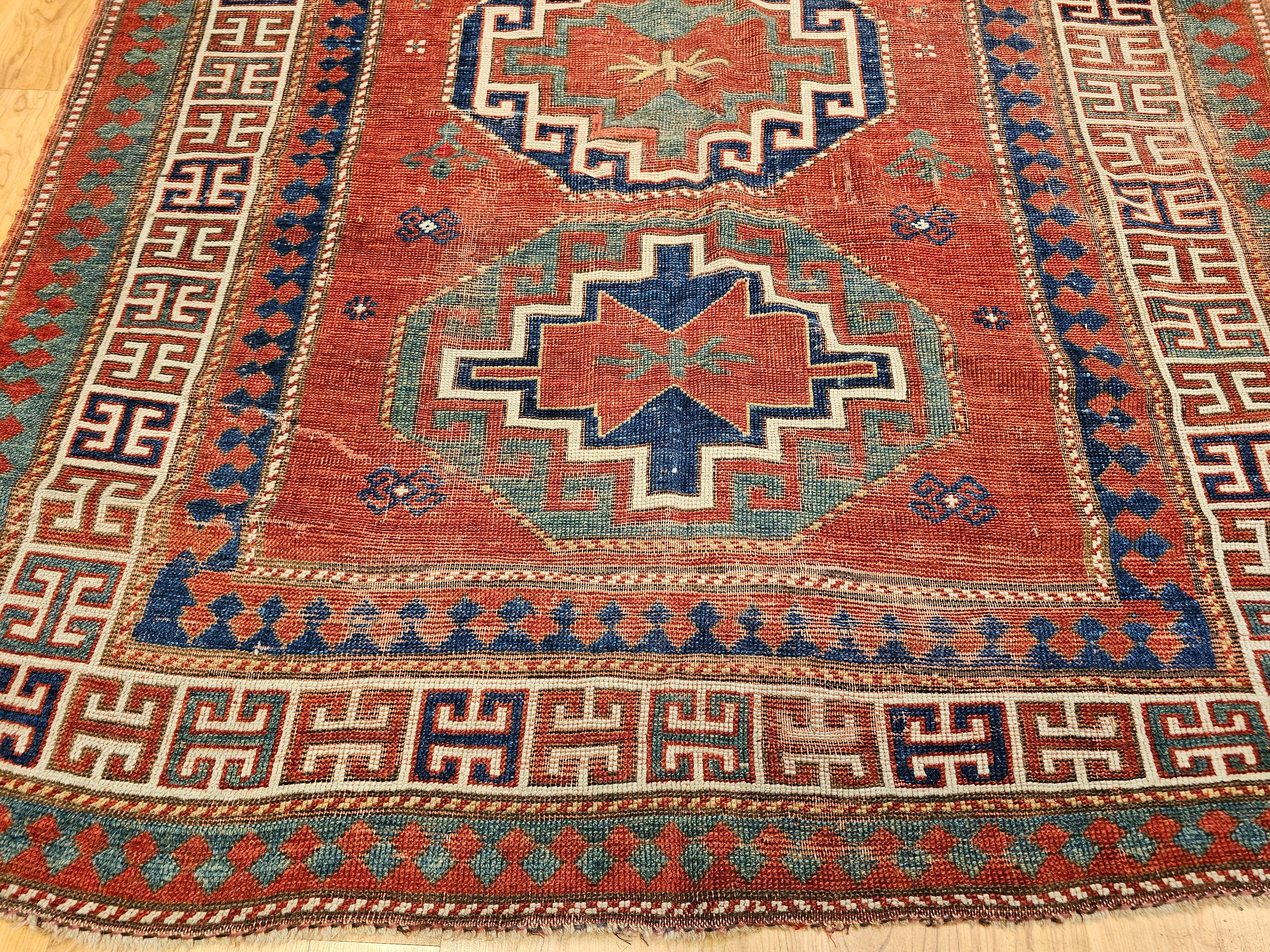 19th Century Caucasian Kazak Area Rug in Red, Green, Blue, Yellow, Ivory (Kaukasisch) im Angebot