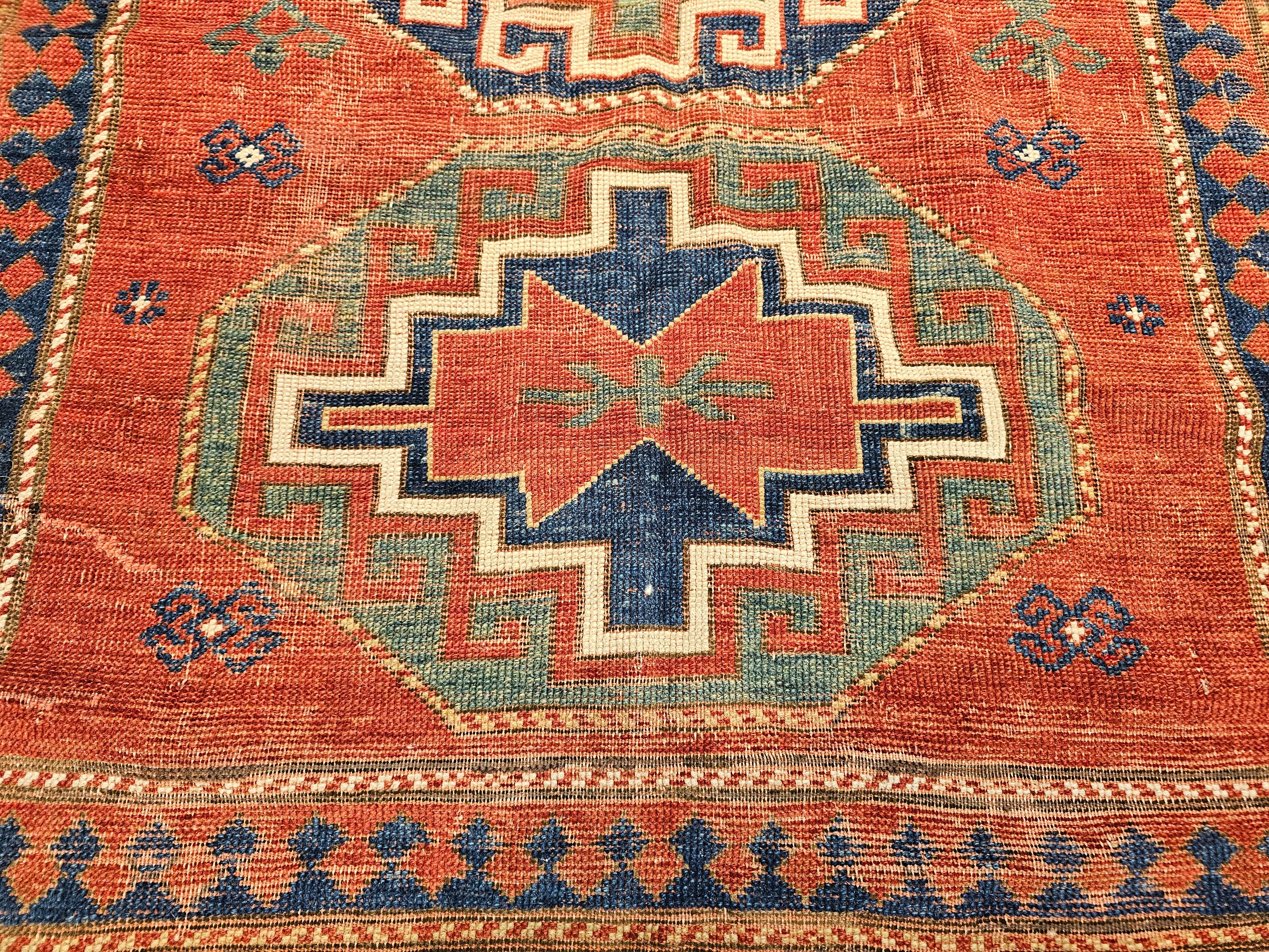 19th Century Caucasian Kazak Area Rug in Red, Green, Blue, Yellow, Ivory (Wolle) im Angebot