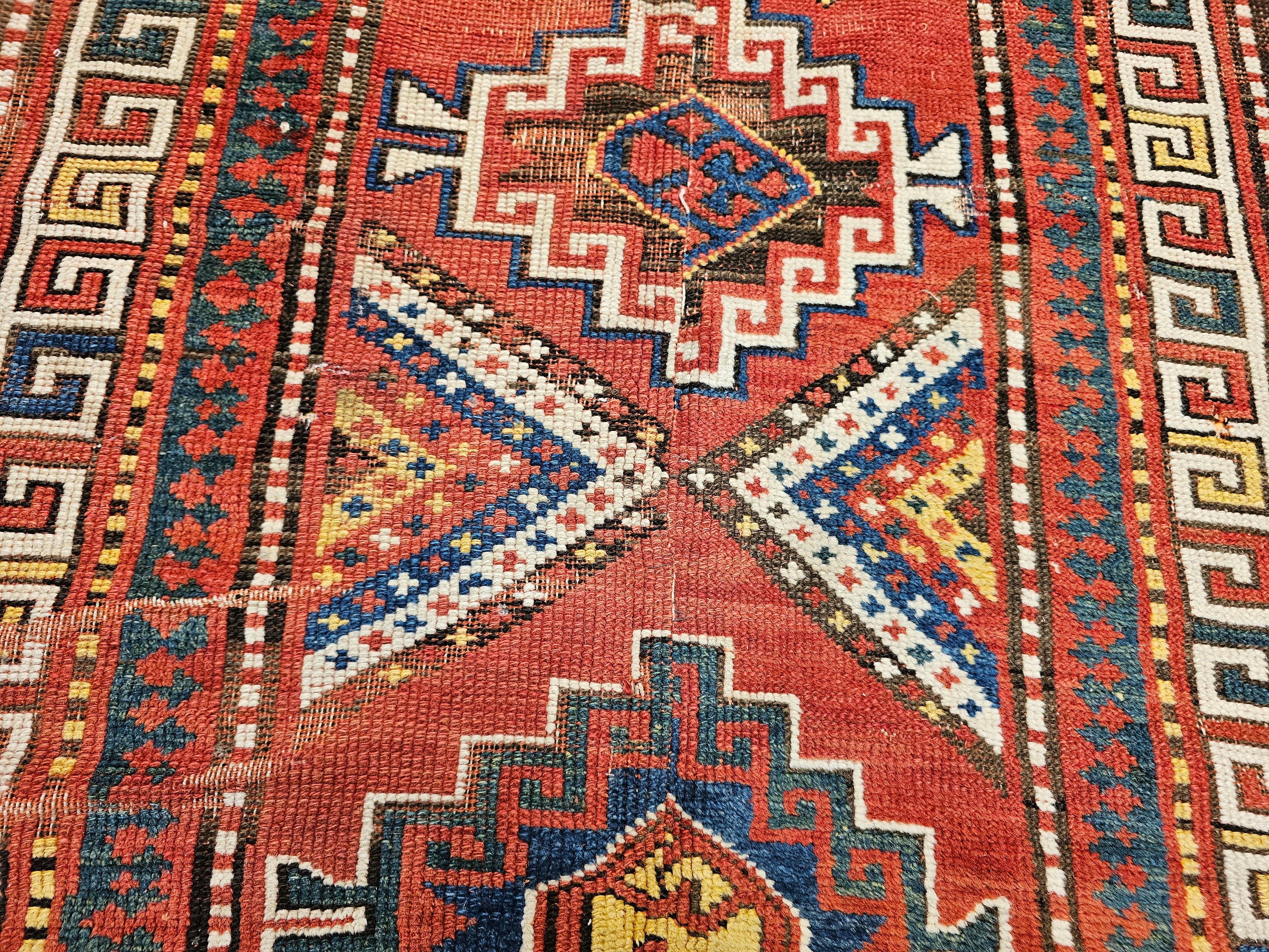 Kaukasischer Kazak-Teppich aus dem 19. Jahrhundert in Terrakotta-Rot im Angebot 5