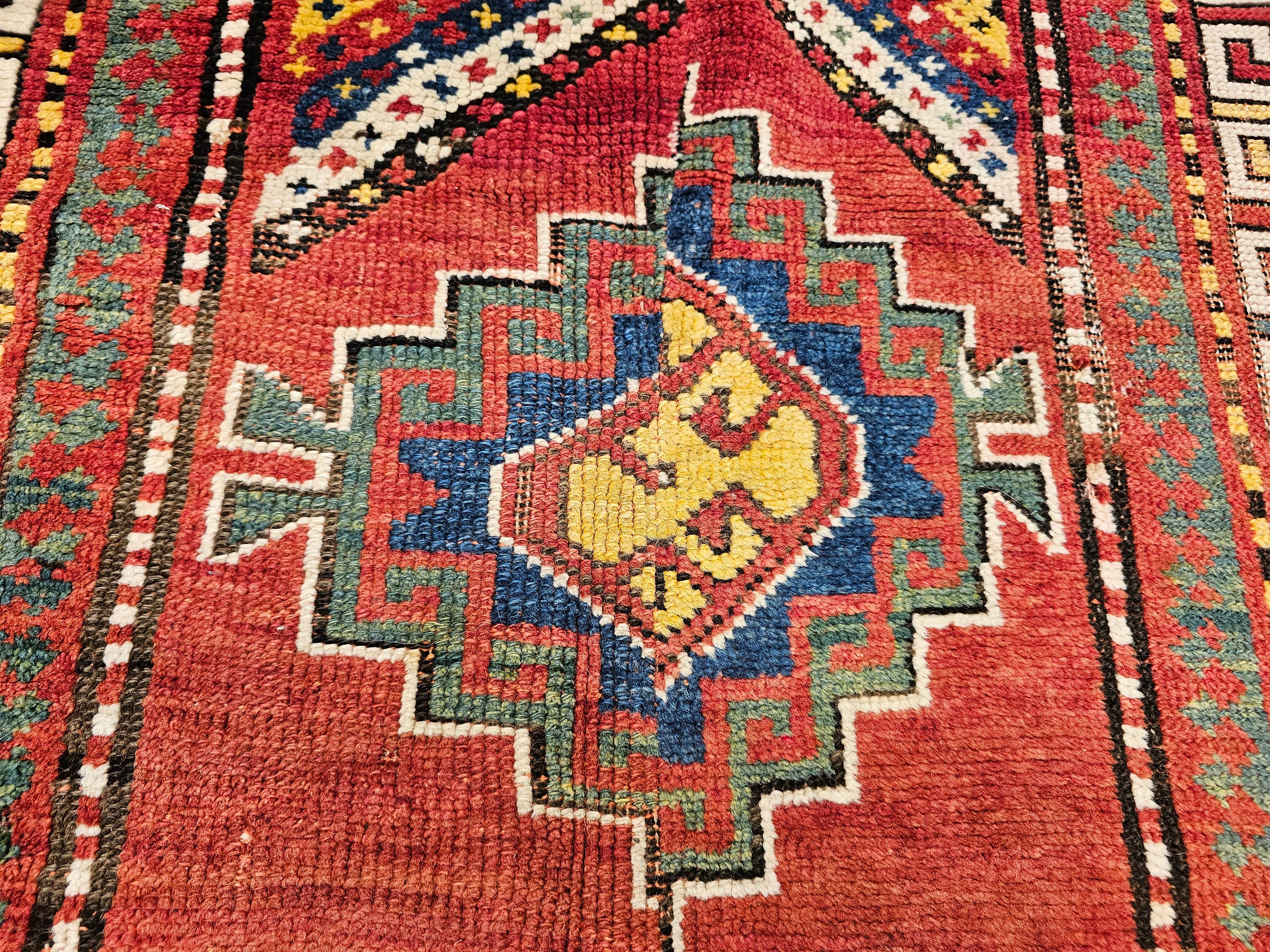 Kaukasischer Kazak-Teppich aus dem 19. Jahrhundert in Terrakotta-Rot im Angebot 6