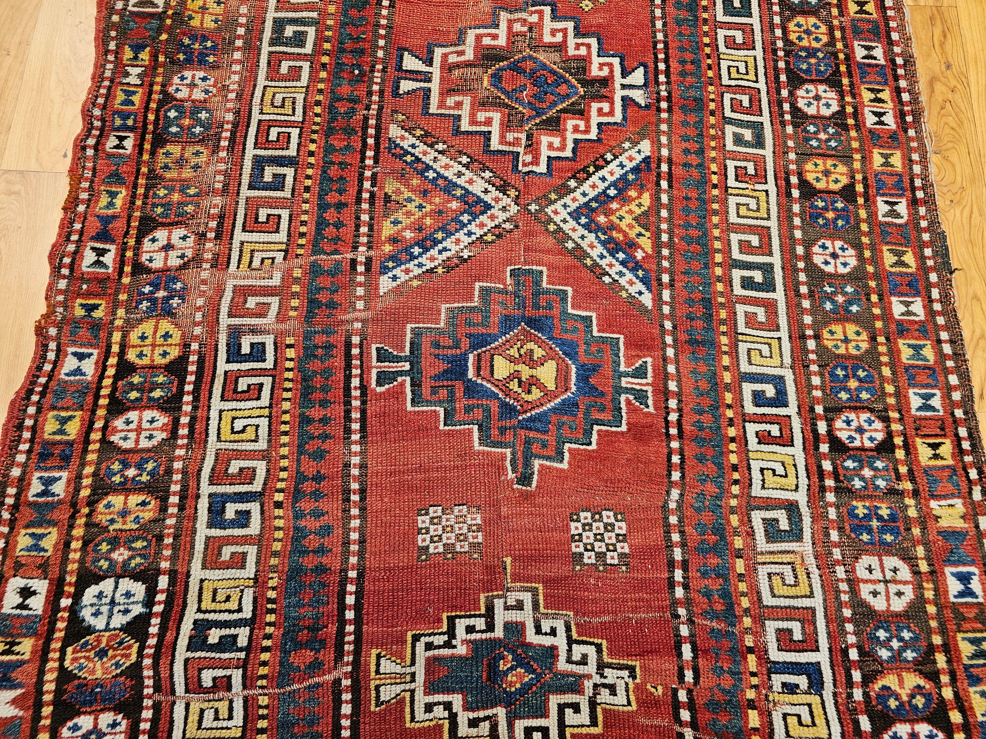 Kaukasischer Kazak-Teppich aus dem 19. Jahrhundert in Terrakotta-Rot im Zustand „Gut“ im Angebot in Barrington, IL