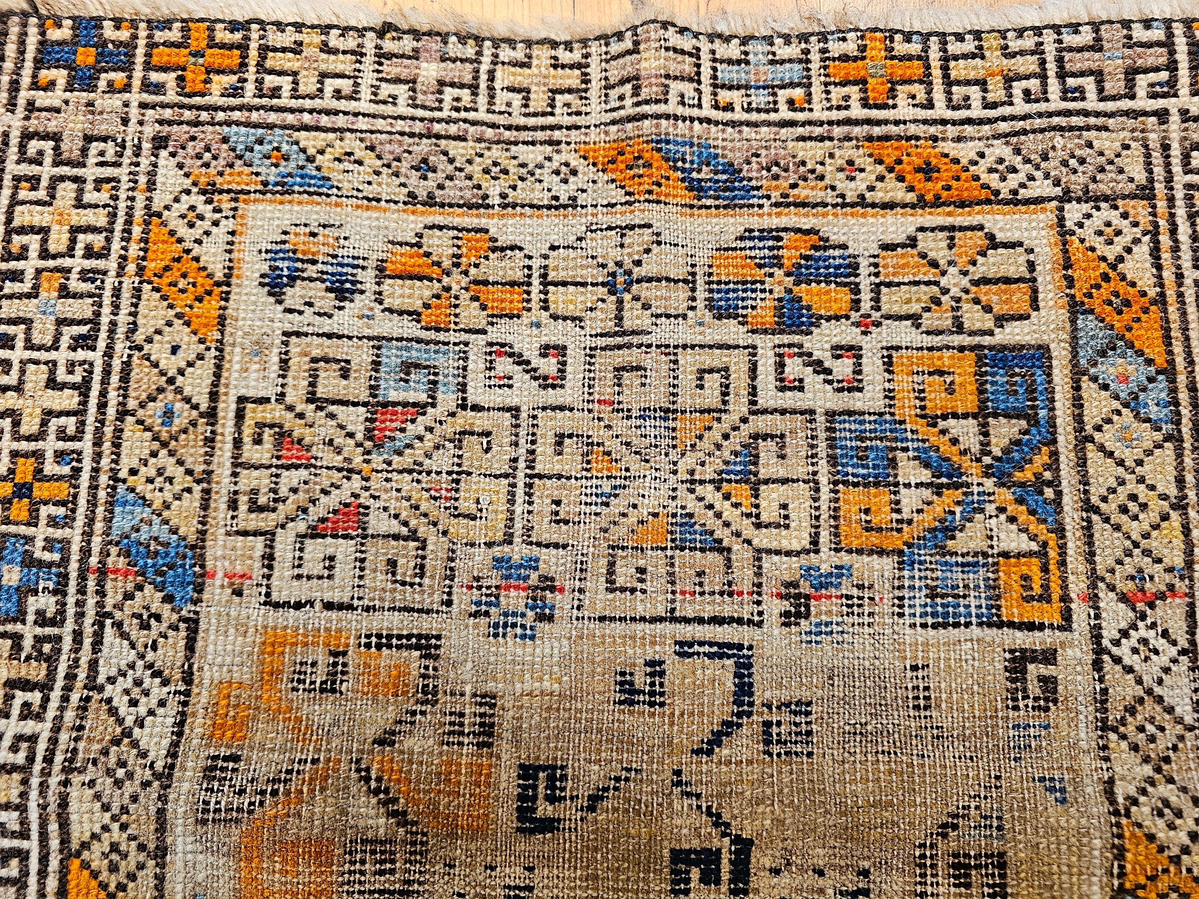 Kaukasisches Kazak-Taschengesicht des 19. Jahrhunderts in Blau, Braun und Rot (Aserbaidschanisch) im Angebot