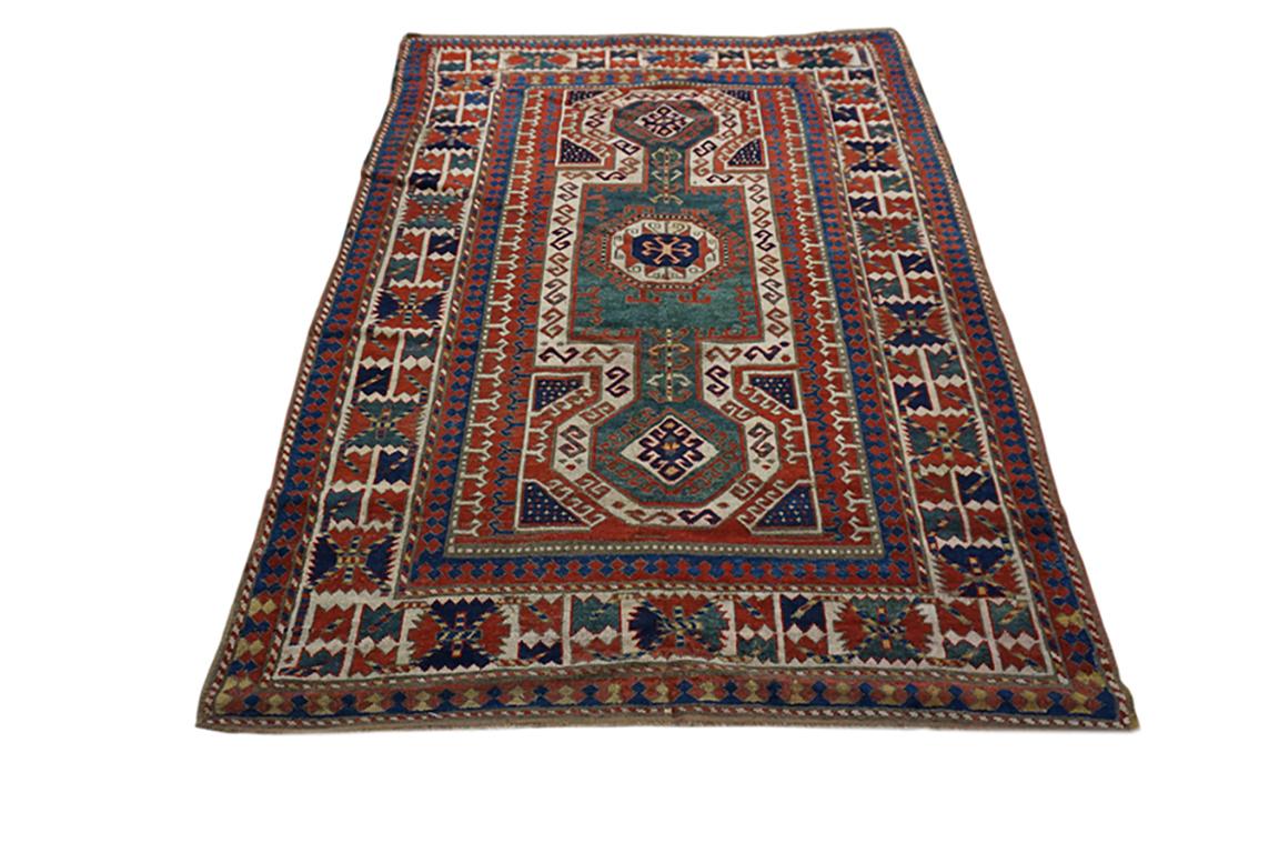 Kaukasischer Kazak-Teppich des 19. Jahrhunderts 5' x 6' 10