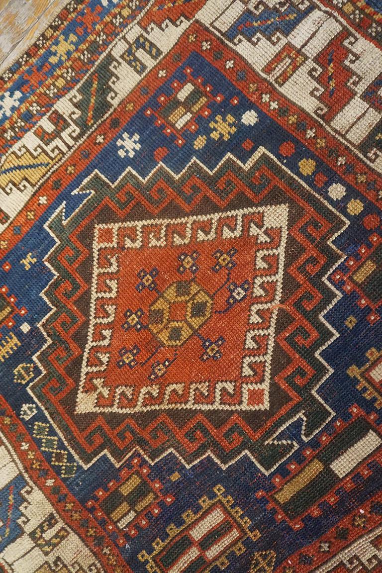 Tapis du Kazak caucasien du 19ème siècle en vente 3