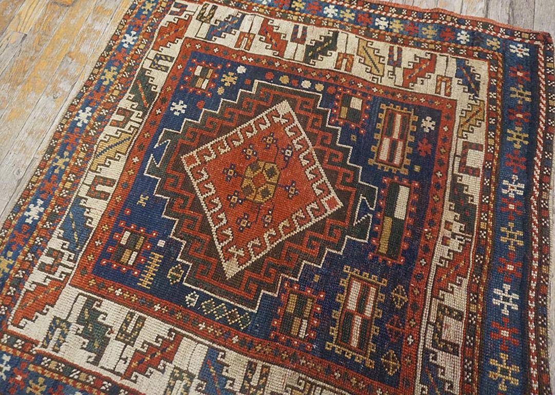Tapis du Kazak caucasien du 19ème siècle en vente 2