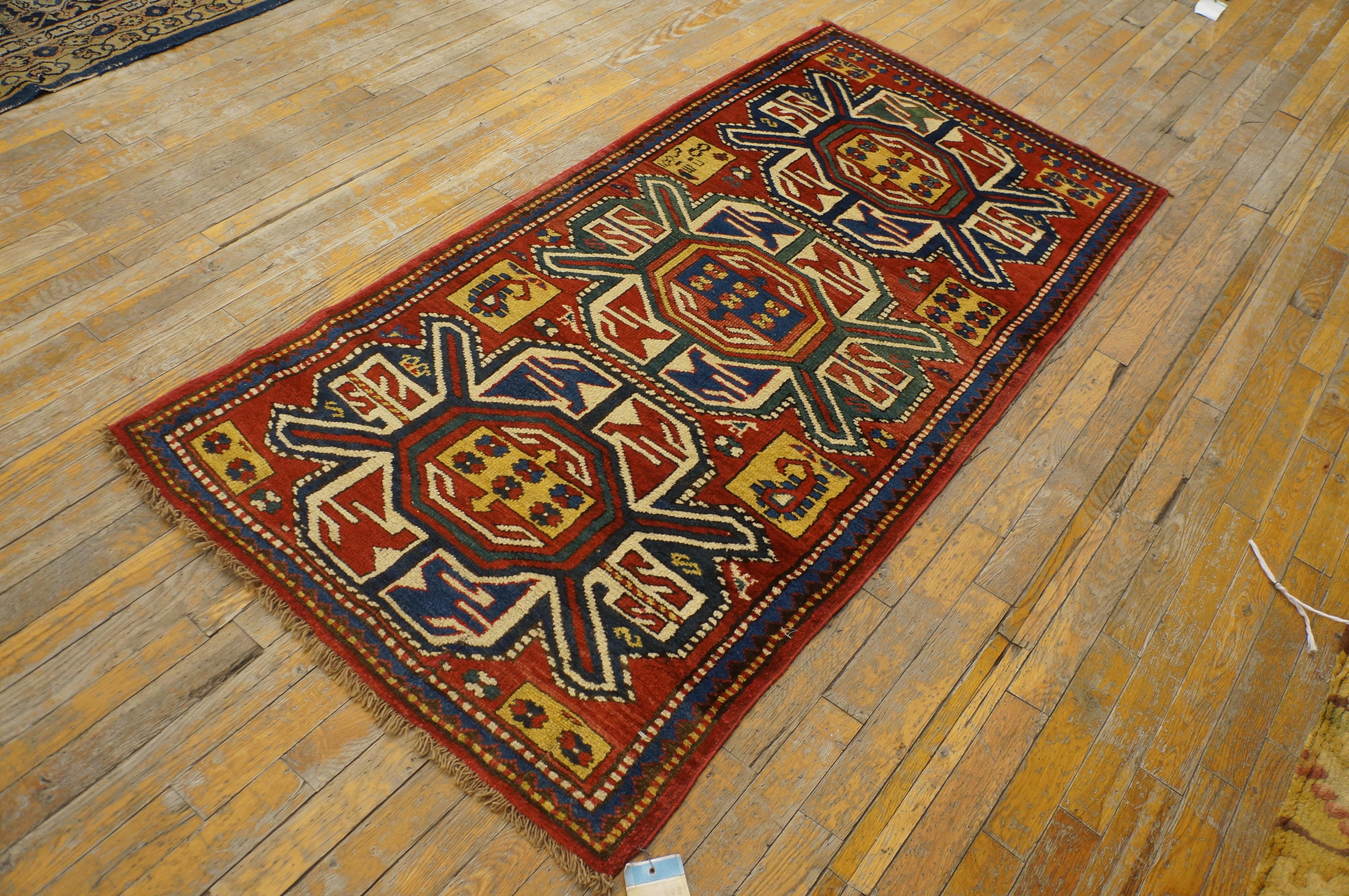 Fin du XIXe siècle Tapis Kazak du 19ème siècle ( 3' x 6' - 91 x 183 ) en vente