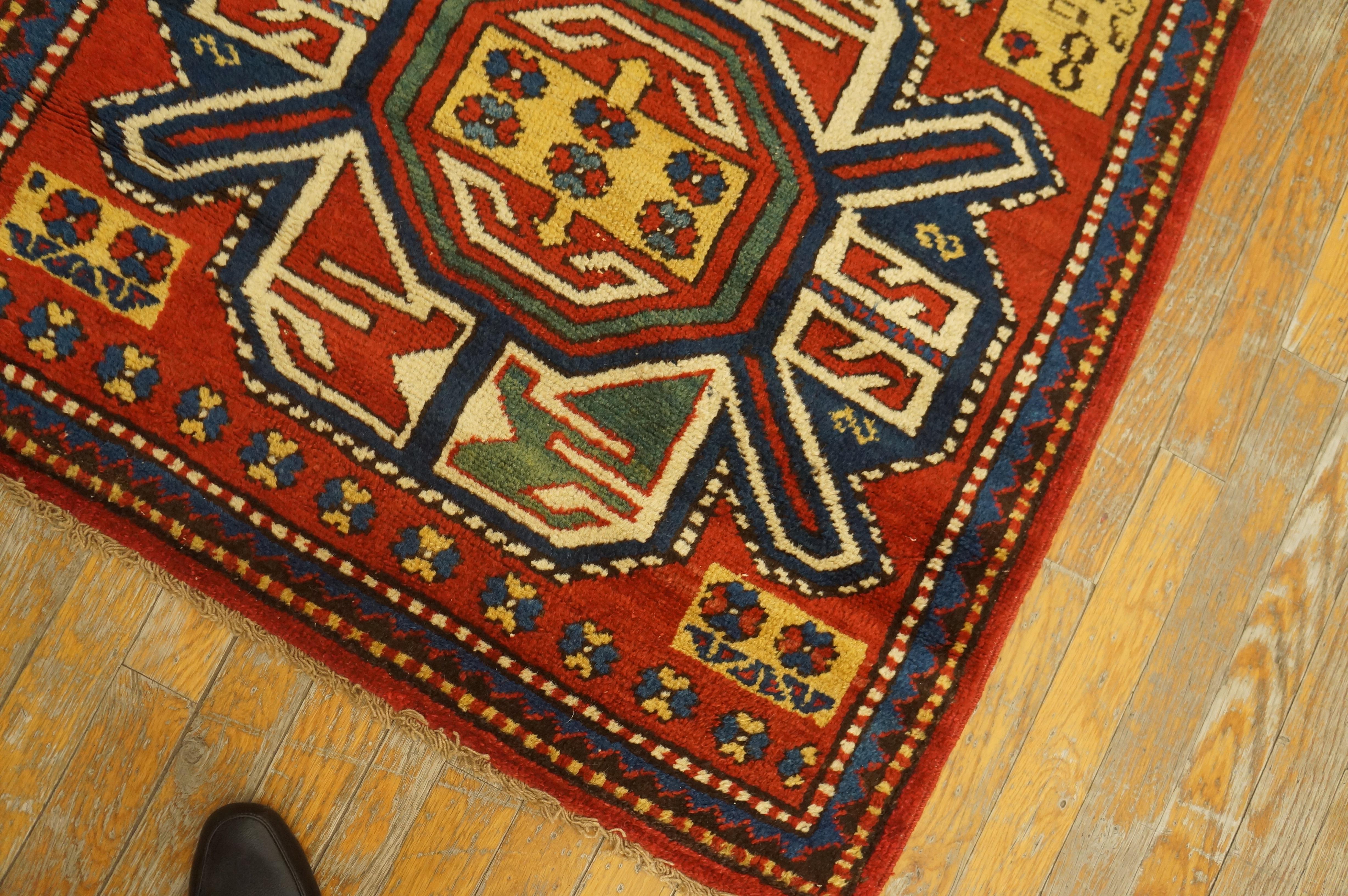 Tapis Kazak du 19ème siècle ( 3' x 6' - 91 x 183 ) en vente 2