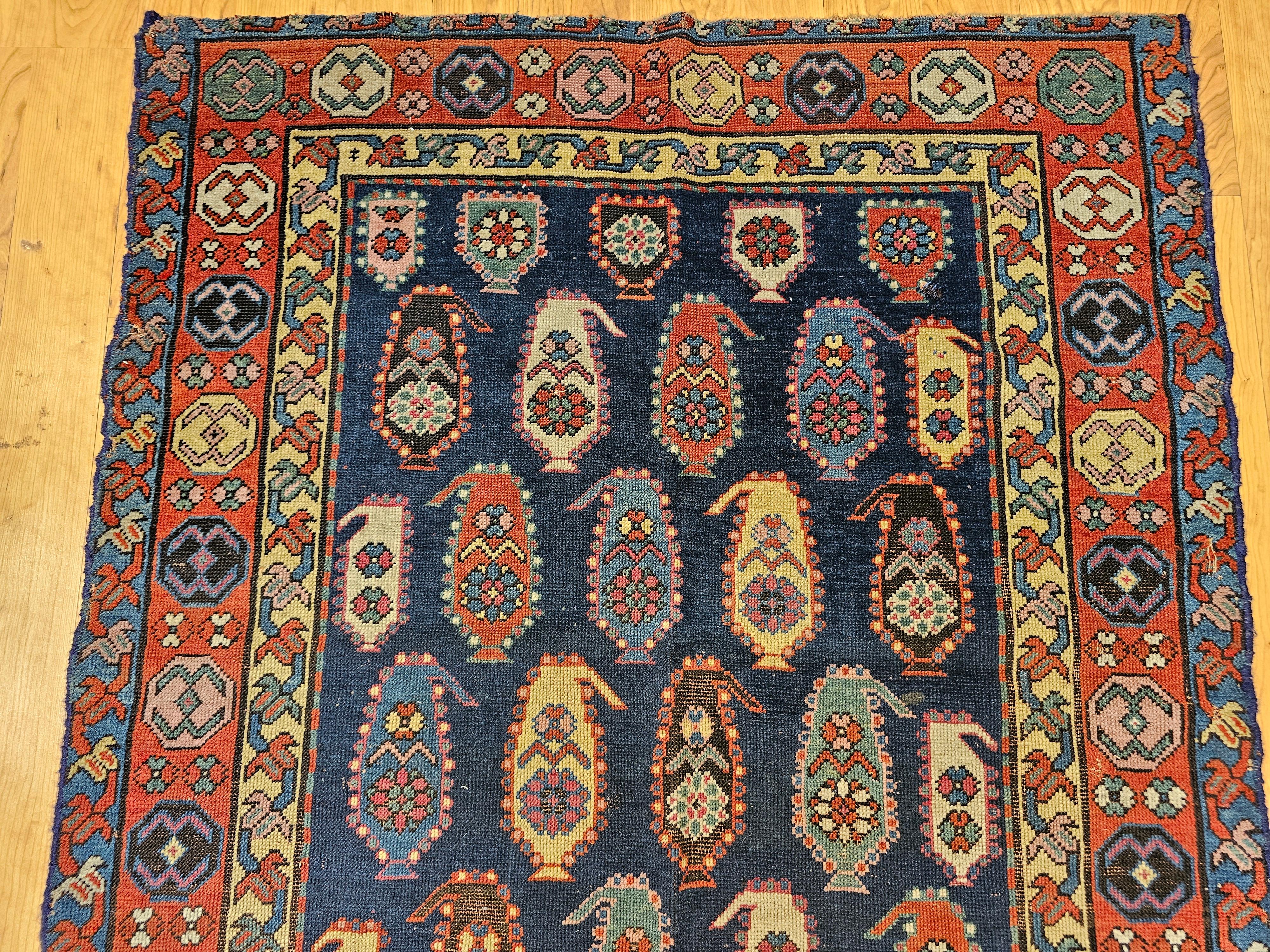 Kaukasischer Kazak-Teppich aus dem 19. Jahrhundert mit Allover-Paisleymuster in Blau und Burgunderrot (Wolle) im Angebot