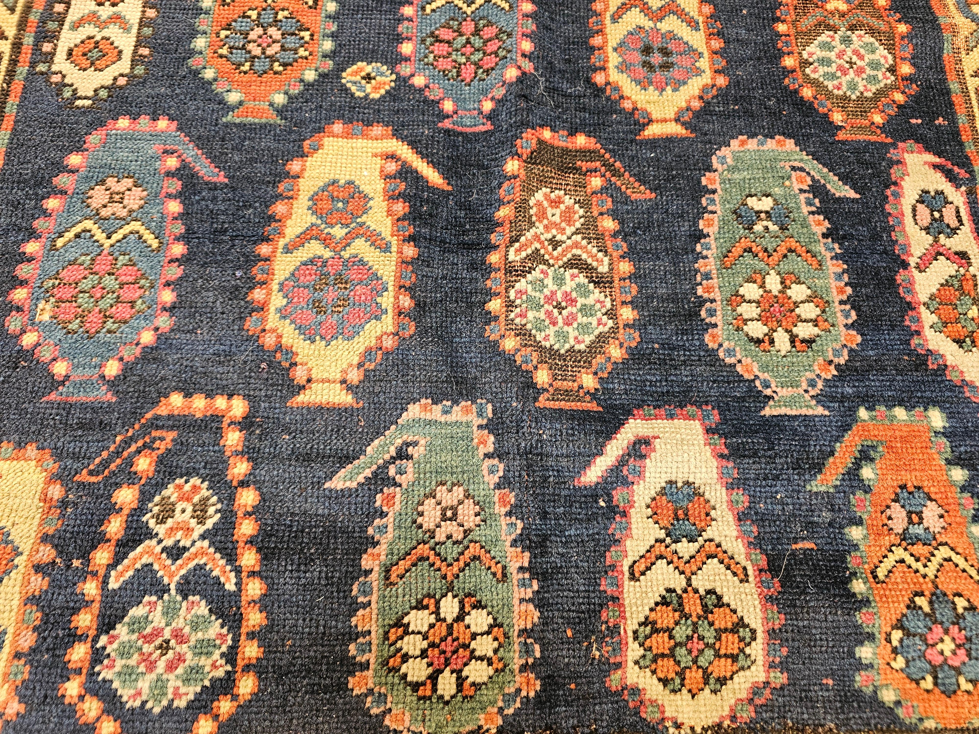 Kaukasischer Kazak-Teppich aus dem 19. Jahrhundert mit Allover-Paisleymuster in Blau und Burgunderrot im Angebot 2
