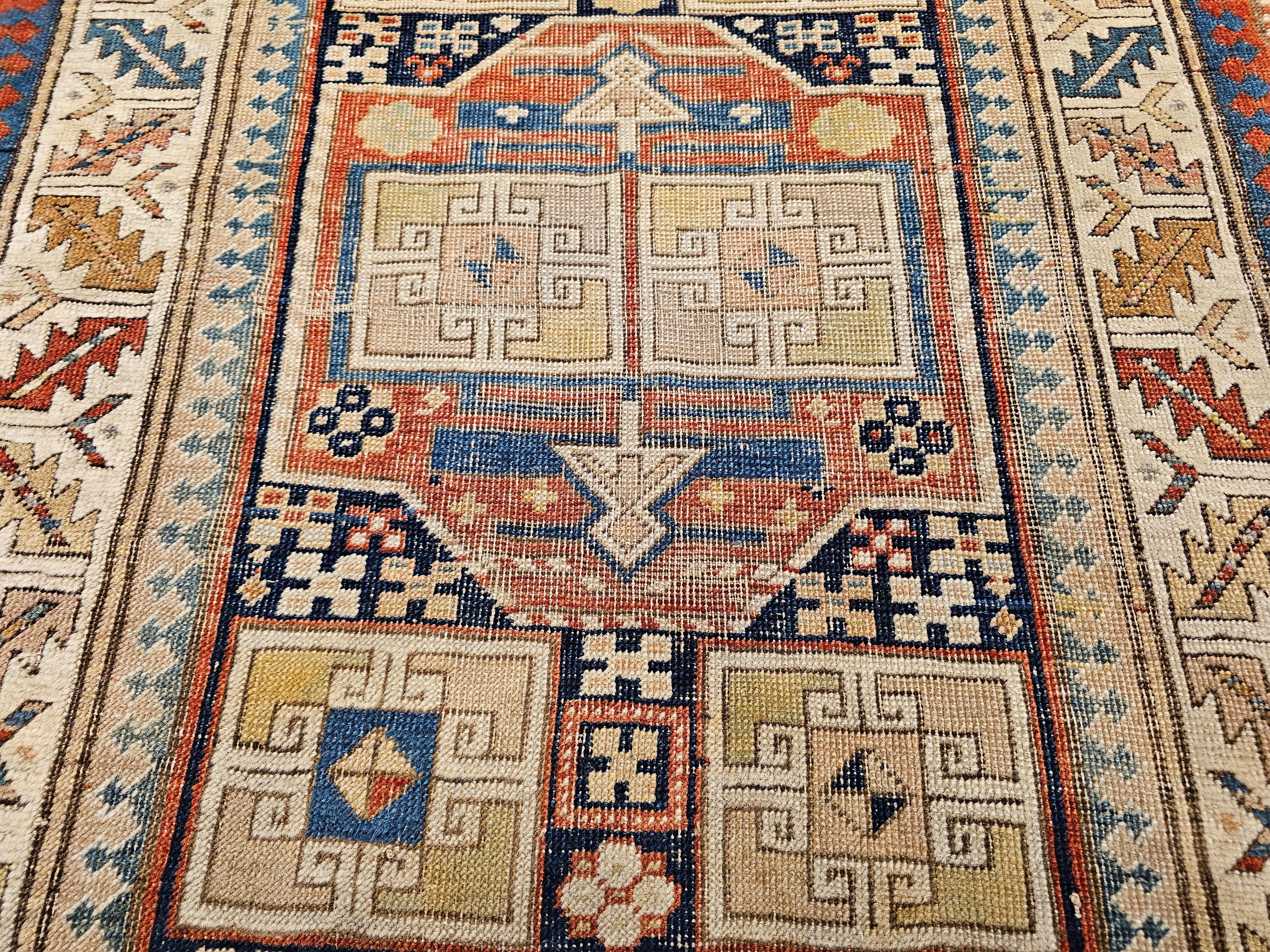 Tapis de couloir Kazak caucasien du 19ème siècle en vente 4