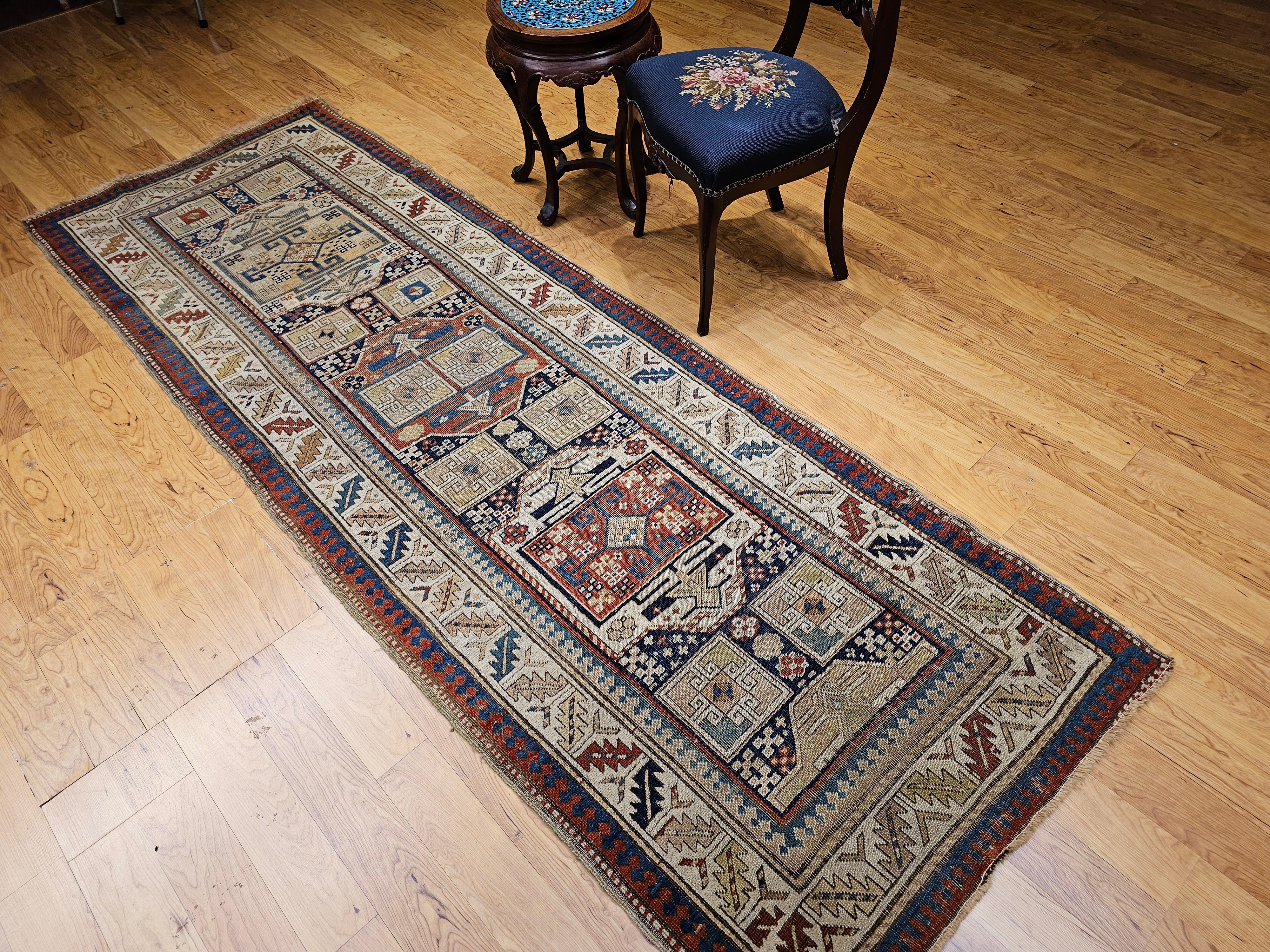 Tapis de couloir Kazak caucasien du 19ème siècle en vente 7