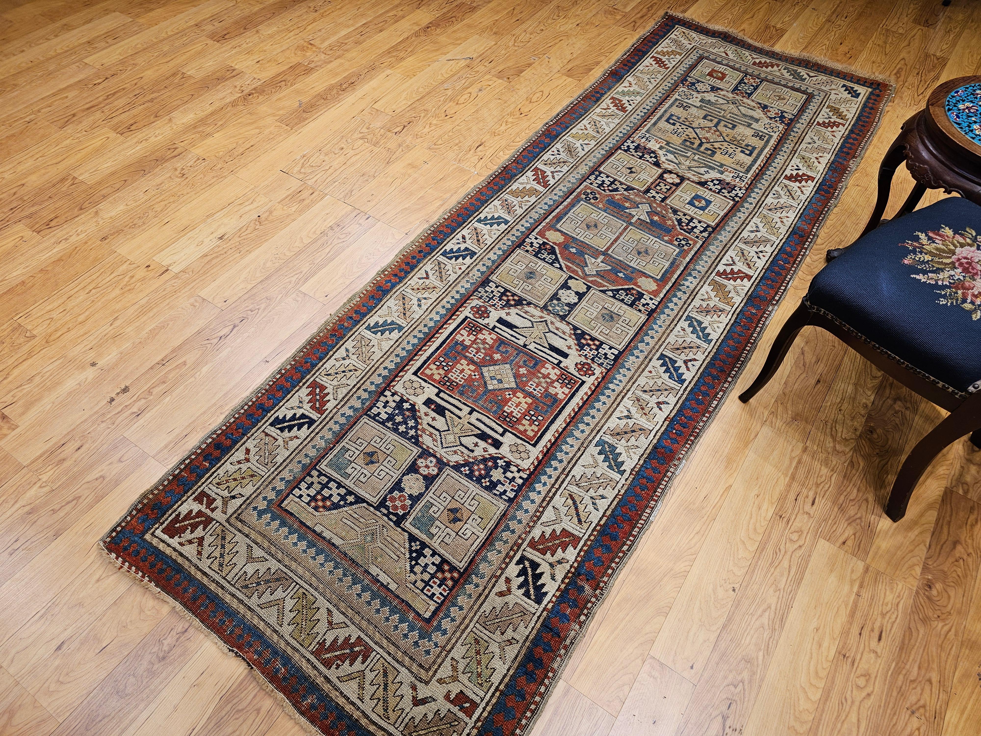 Tapis de couloir Kazak caucasien du 19ème siècle en vente 9