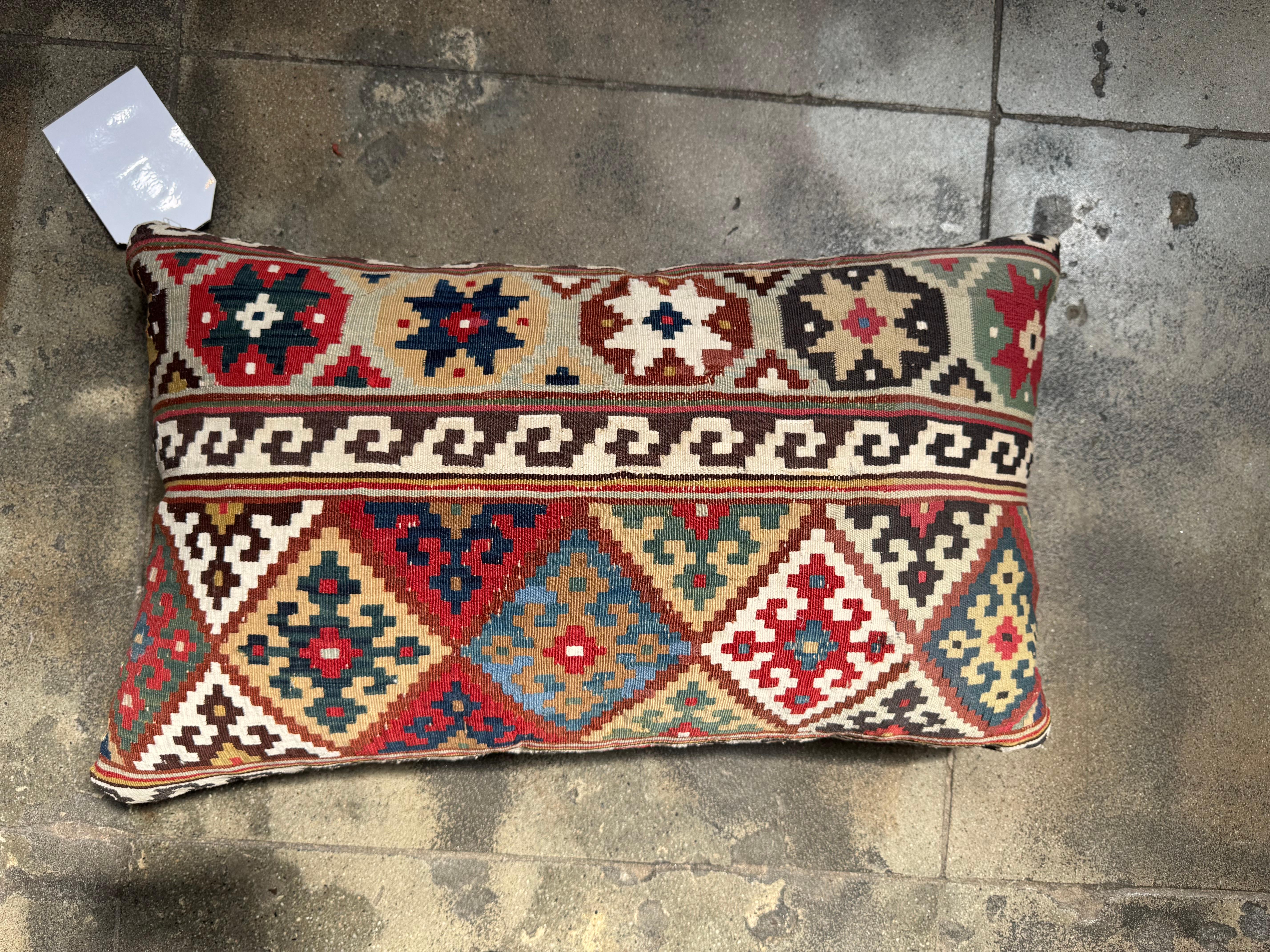 Kilim Cuscino d'accento caucasico del XIX secolo in kilim - 14