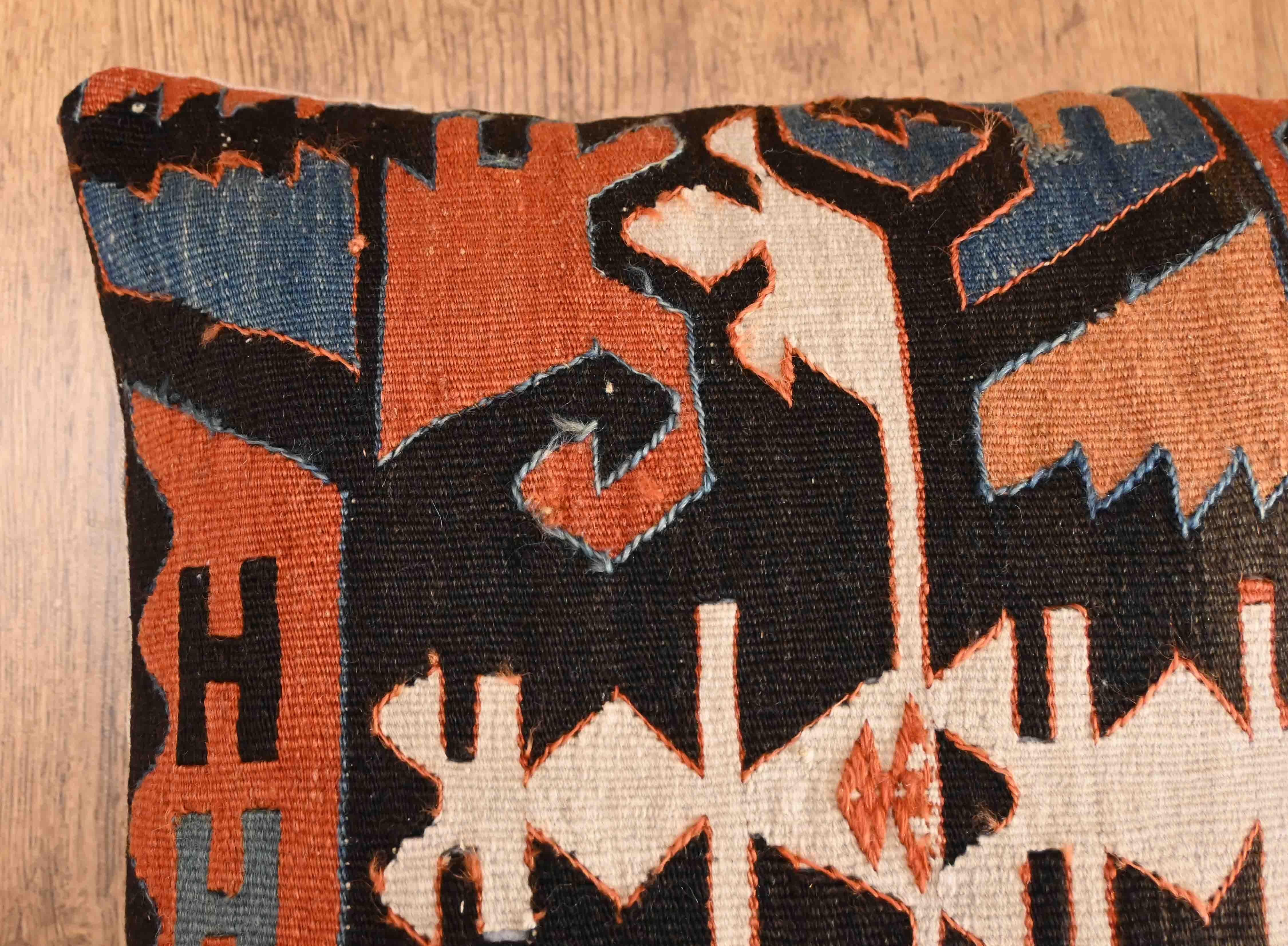 Hand-Woven 19th century Caucasian kilim cushion - N° 1290 For Sale