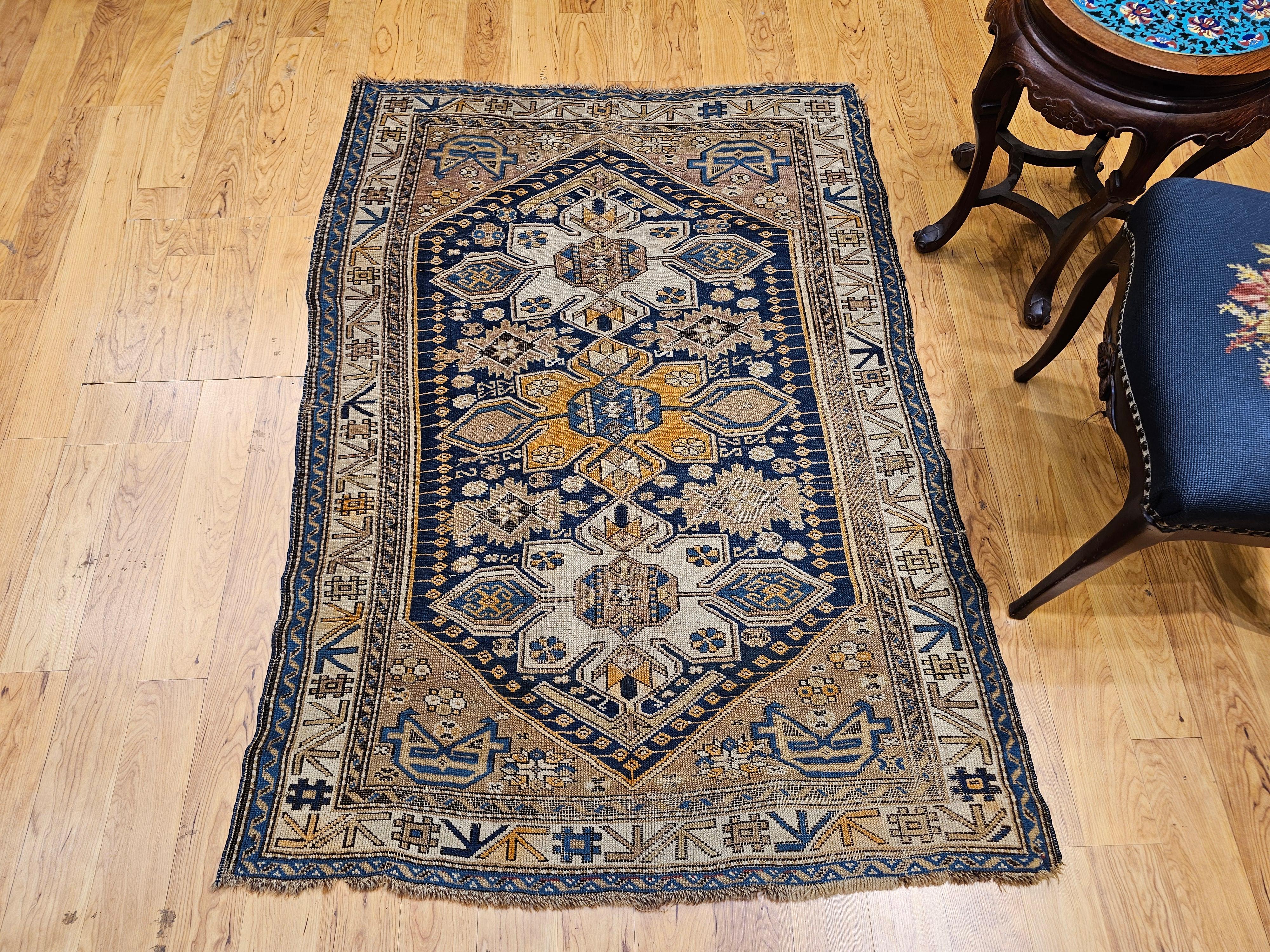 Tapis Shirvan du Caucase du 19ème siècle en vente 6