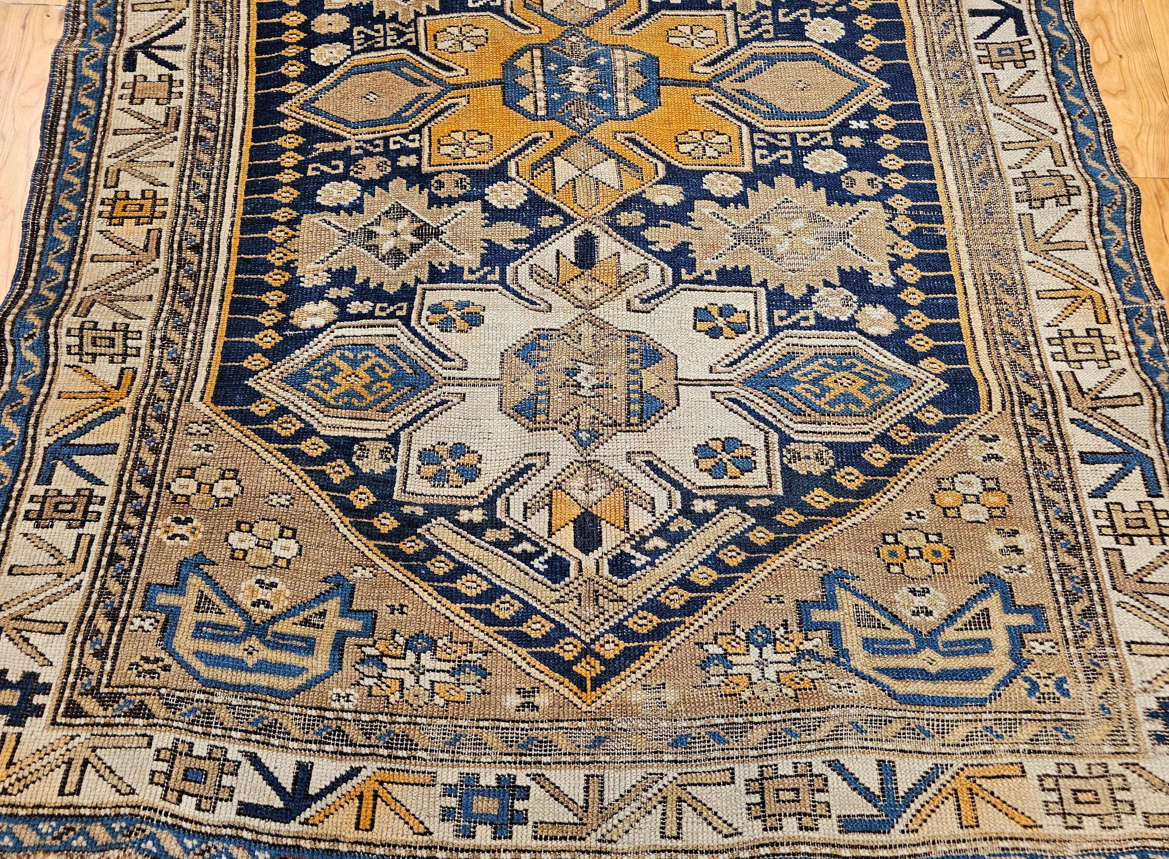 Tapis Shirvan du Caucase du 19ème siècle Bon état - En vente à Barrington, IL
