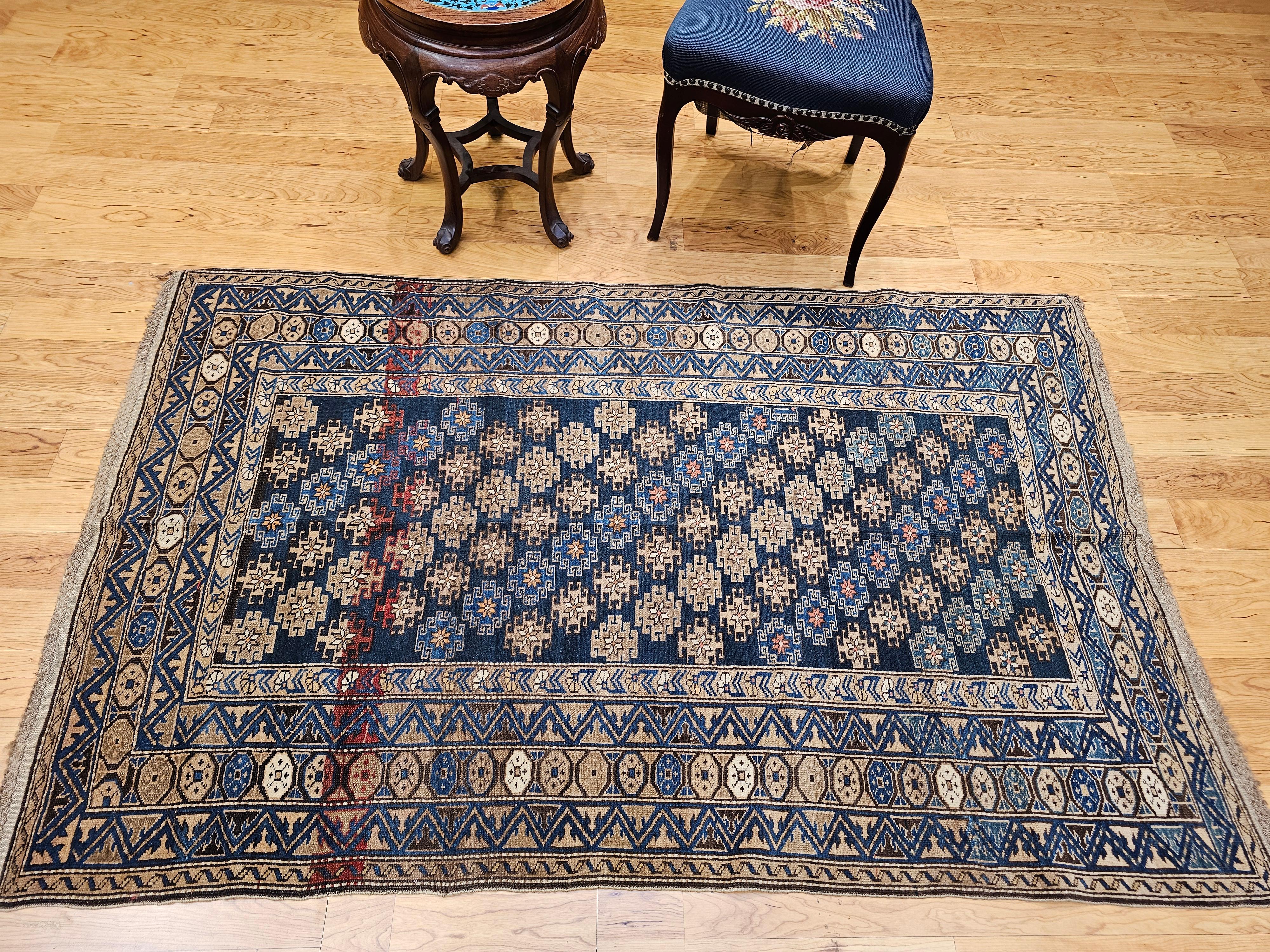 Tapis Shirvan caucasien du 19ème siècle à motif géométrique en vente 7